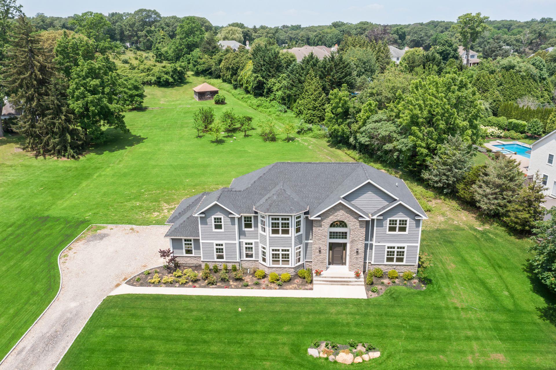 28 Meadow Glen Road, Northport, NY 11768