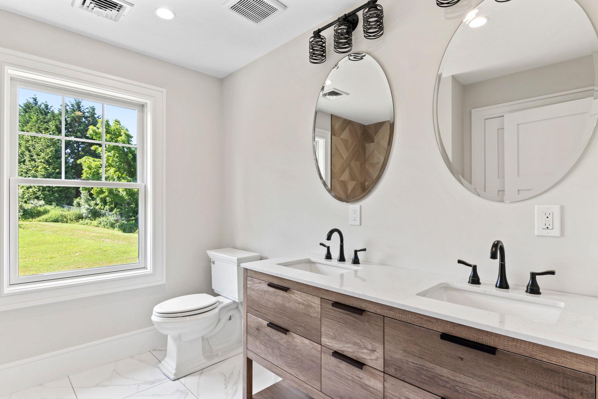 28 Meadow Glen Road, Northport, NY 11768