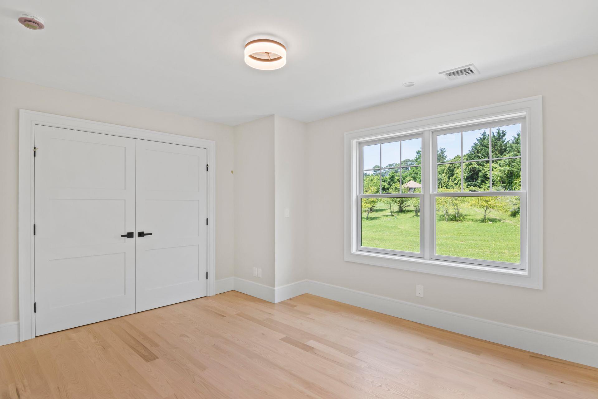 28 Meadow Glen Road, Northport, NY 11768