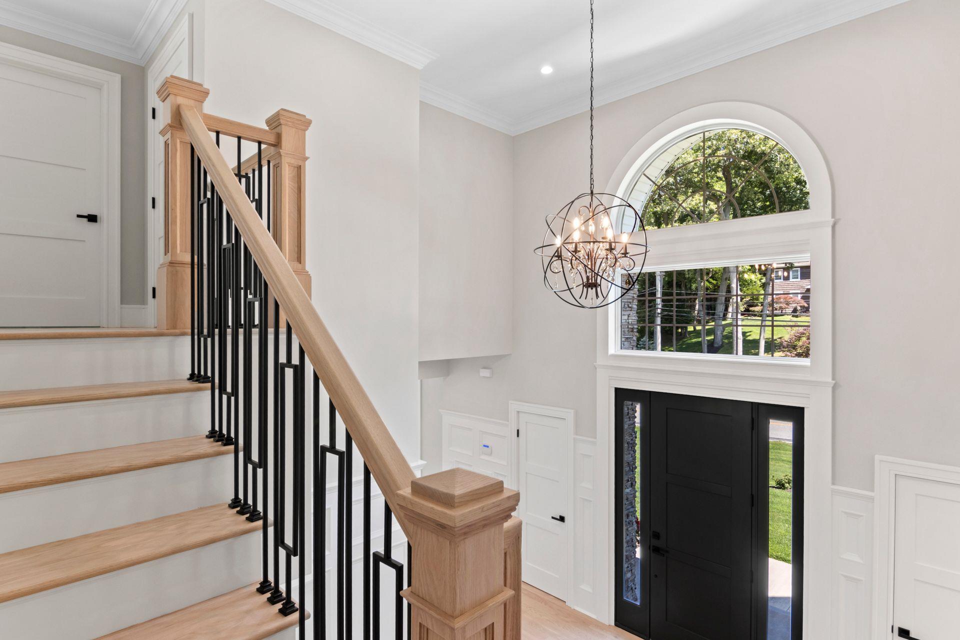 28 Meadow Glen Road, Northport, NY 11768