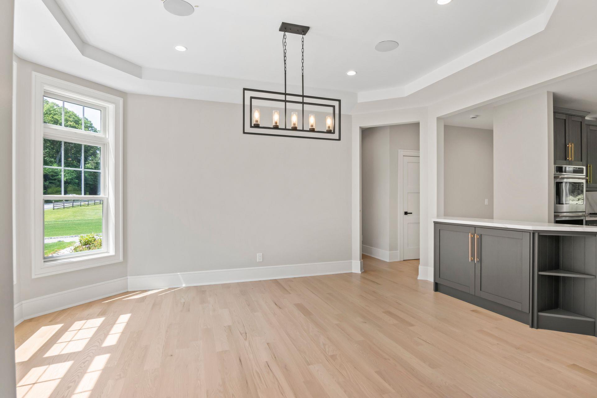 28 Meadow Glen Road, Northport, NY 11768