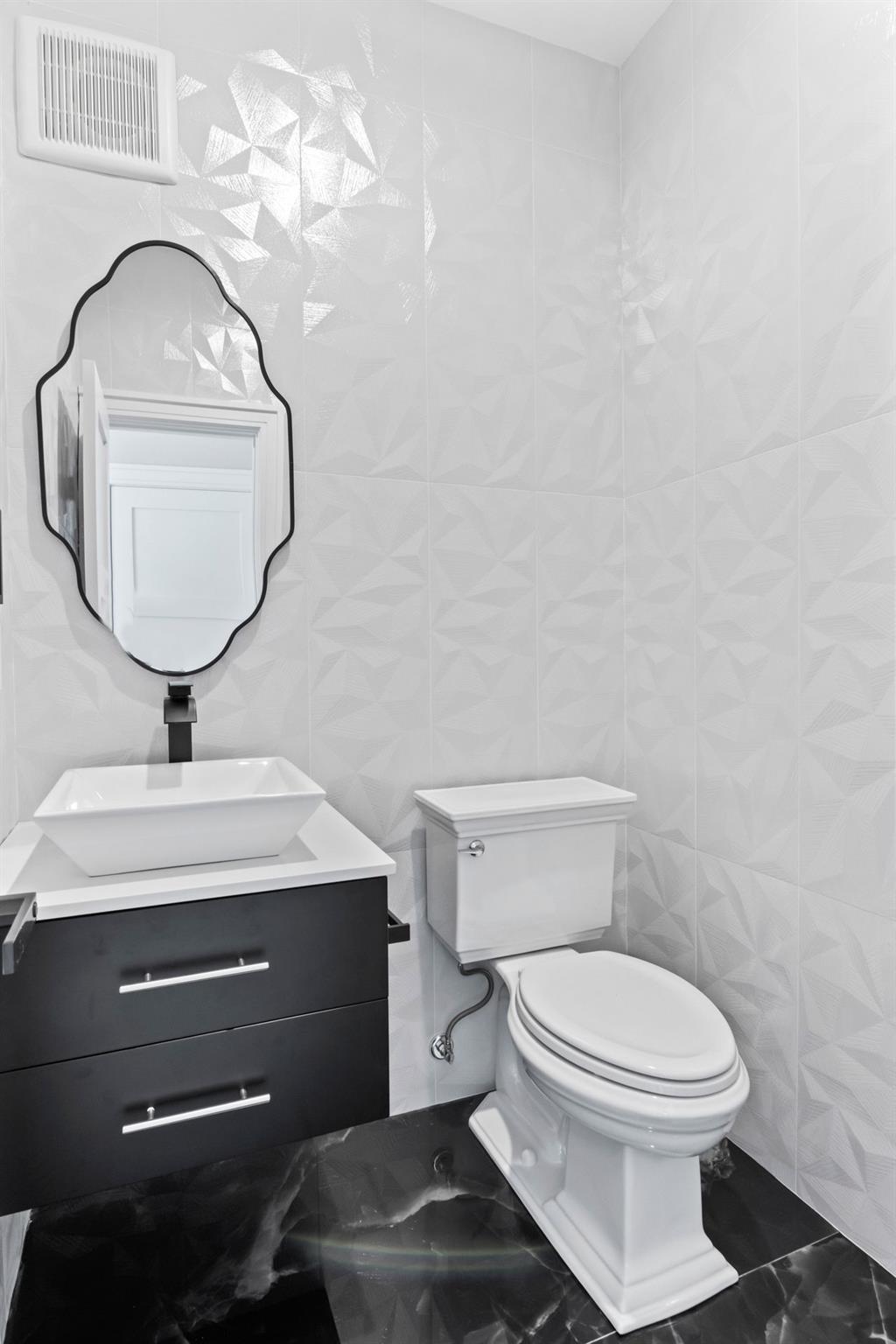 28 Meadow Glen Road, Northport, NY 11768