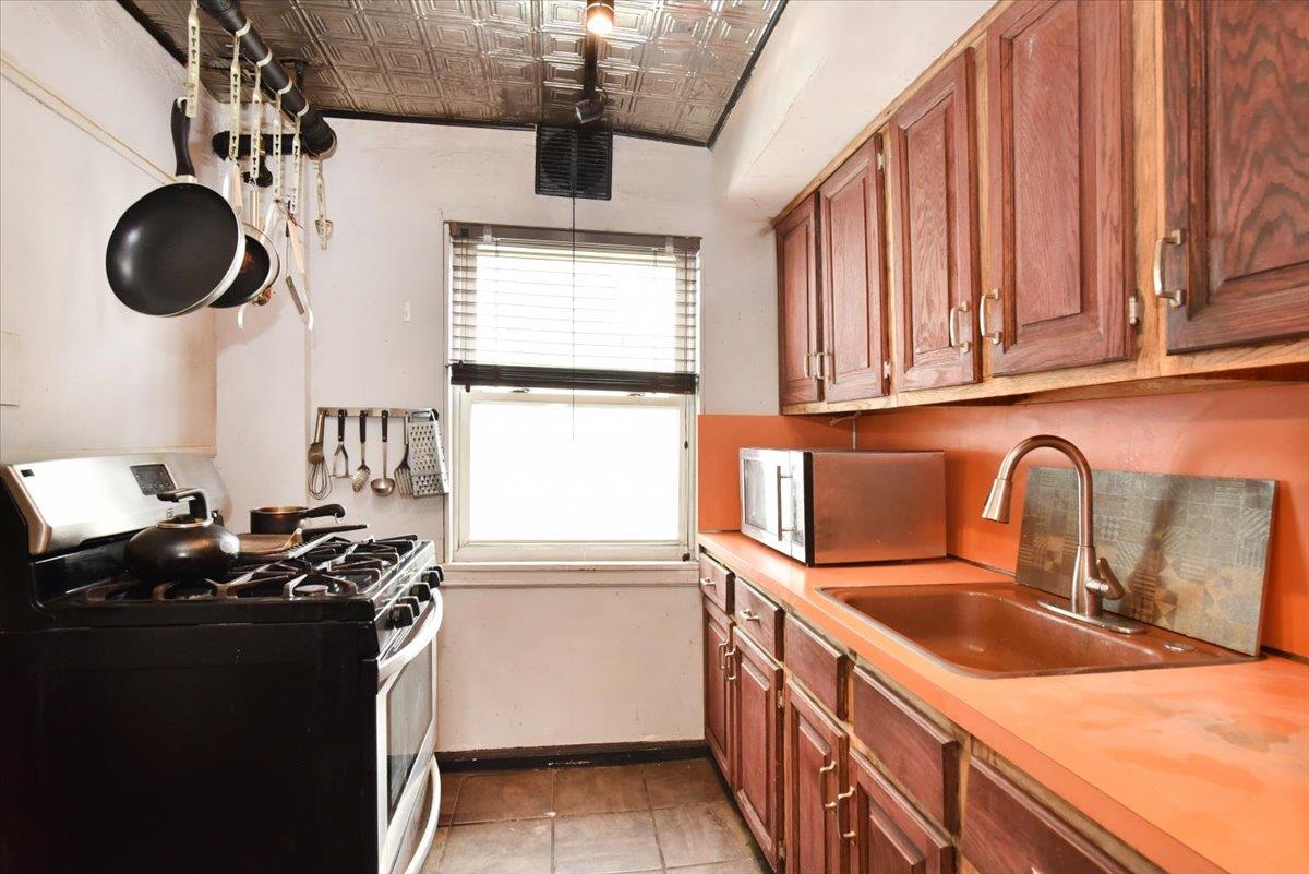 102-35 187th Street, Hollis, NY 11423