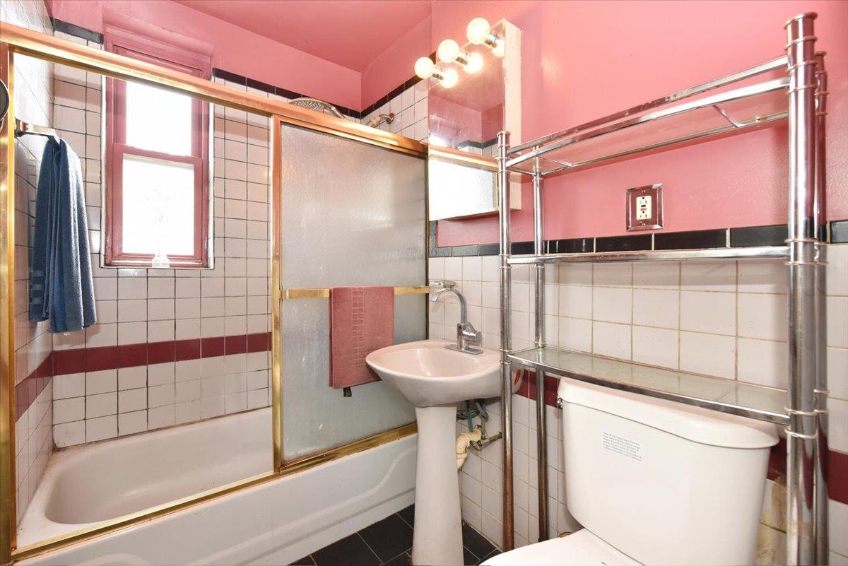 102-35 187th Street, Hollis, NY 11423