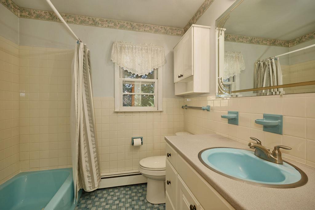 152 Bart Drive, Poughkeepsie, NY 12603