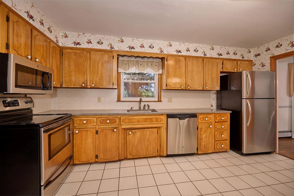 152 Bart Drive, Poughkeepsie, NY 12603