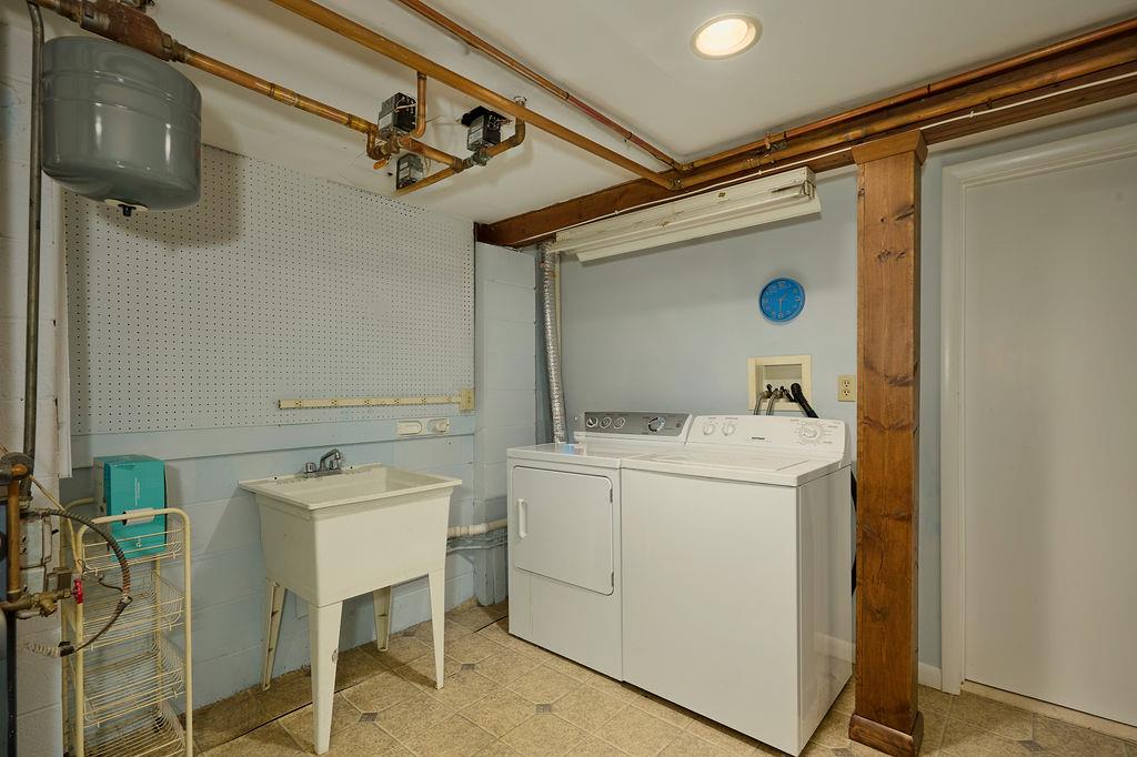 152 Bart Drive, Poughkeepsie, NY 12603