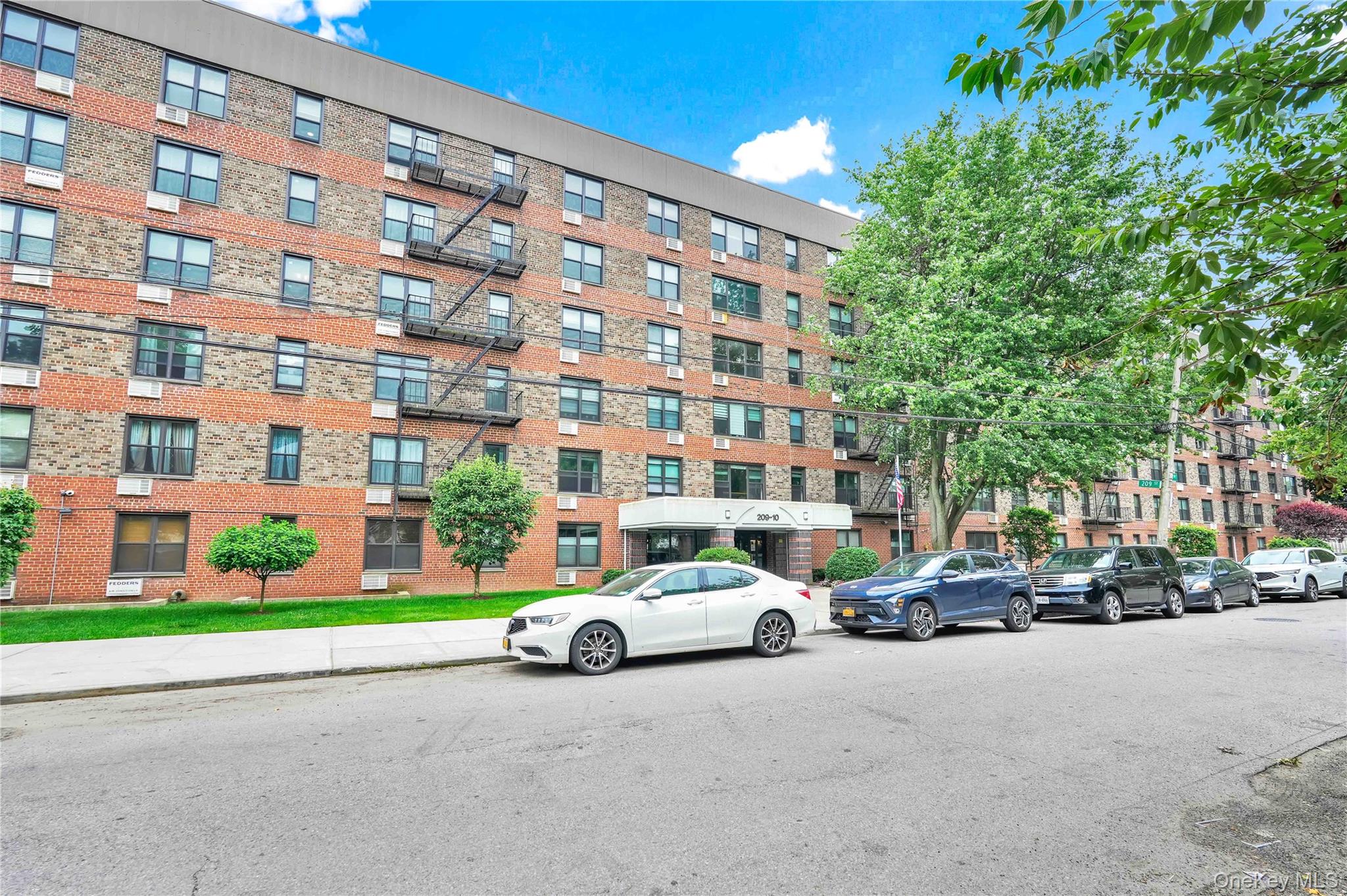 209-10 41 Avenue # 2J, Bayside, NY 11361