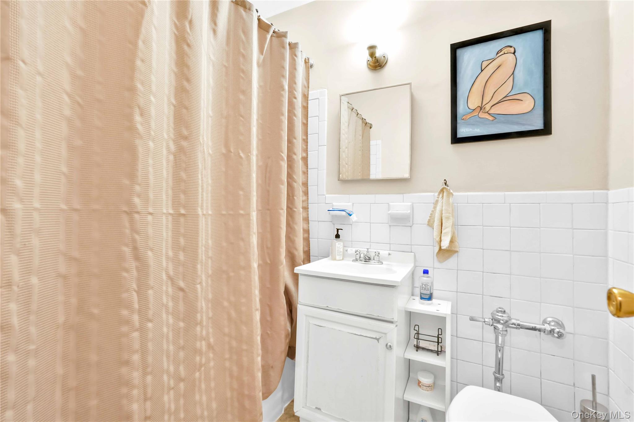 209-10 41 Avenue # 2J, Bayside, NY 11361