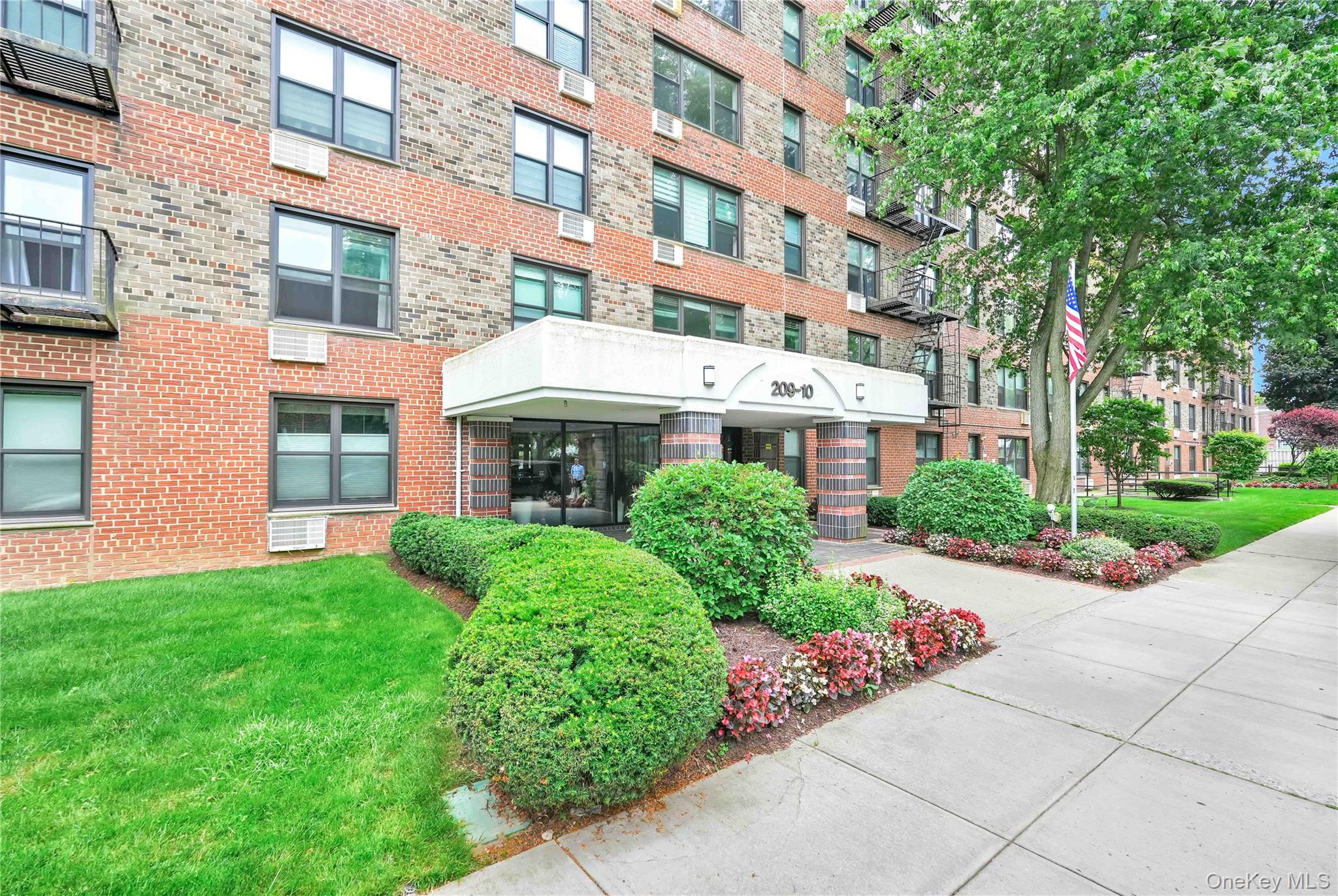 209-10 41 Avenue # 2J, Bayside, NY 11361