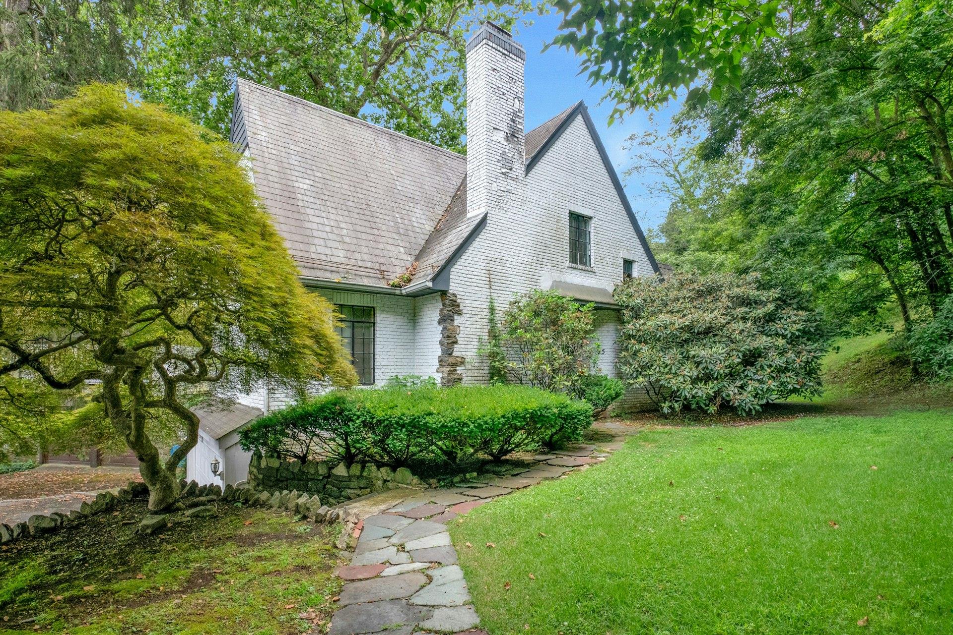 25 Alta Vista Drive, Yonkers, NY 10710