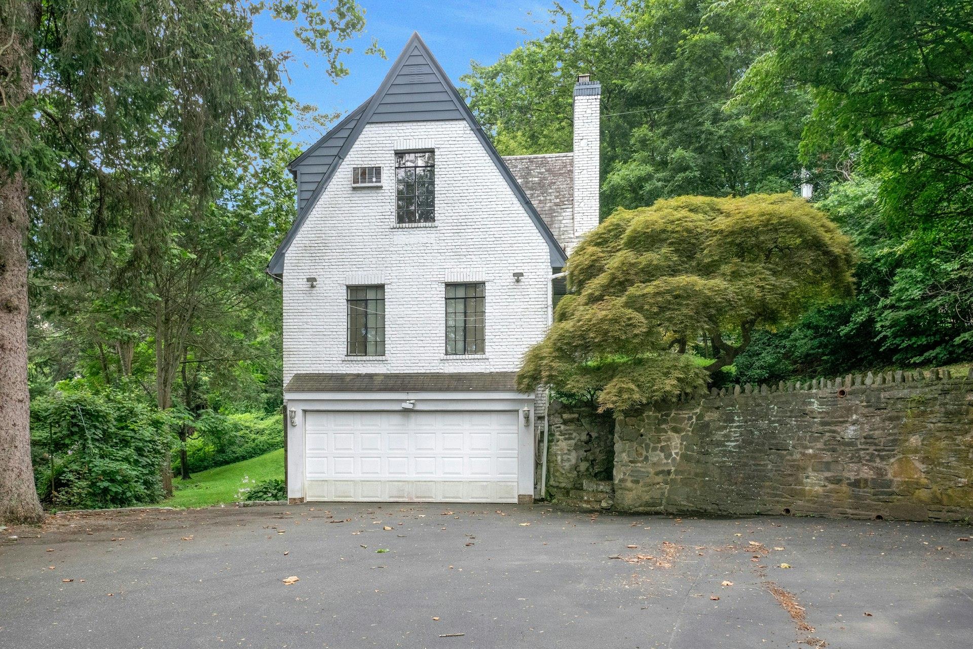 25 Alta Vista Drive, Yonkers, NY 10710