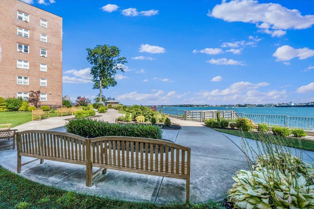 162-41 Powells Cove Boulevard # 4D, Beechhurst, NY 11357