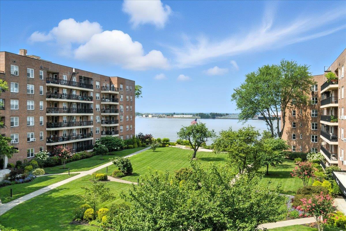 162-41 Powells Cove Boulevard # 4D, Beechhurst, NY 11357