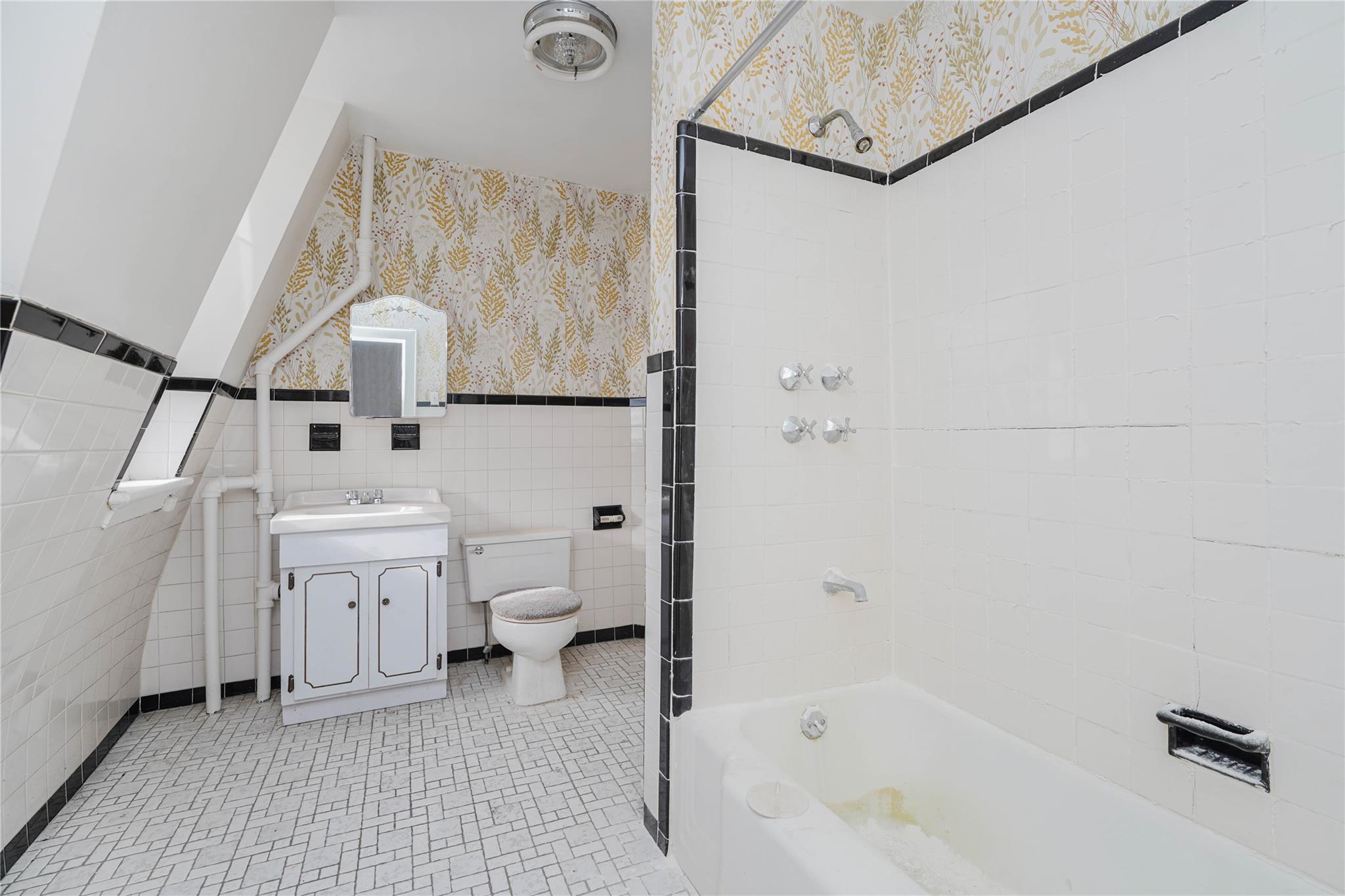 1124-1126 Richmond Terrace, Staten Island, NY 10310