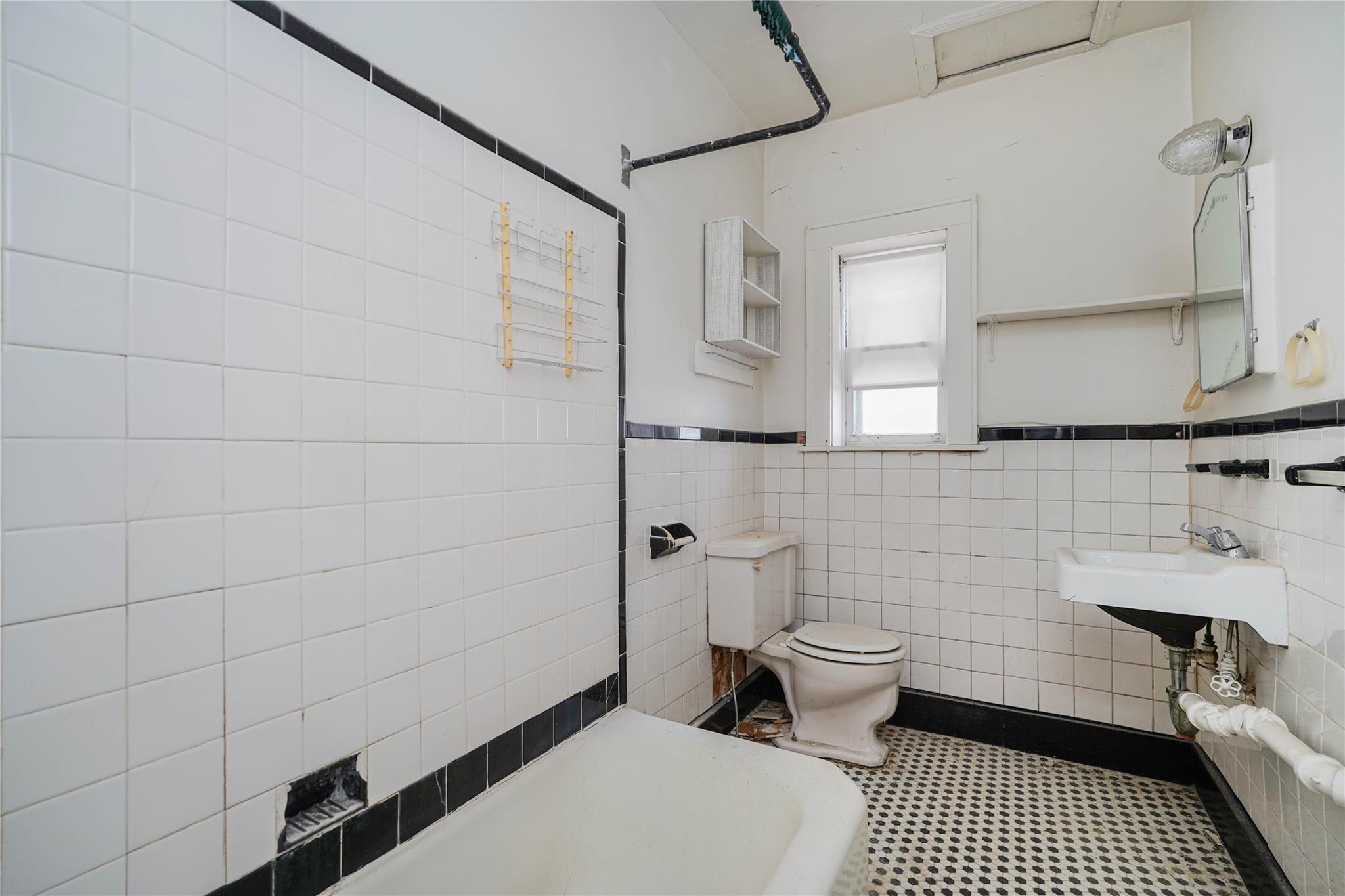 1124-1126 Richmond Terrace, Staten Island, NY 10310