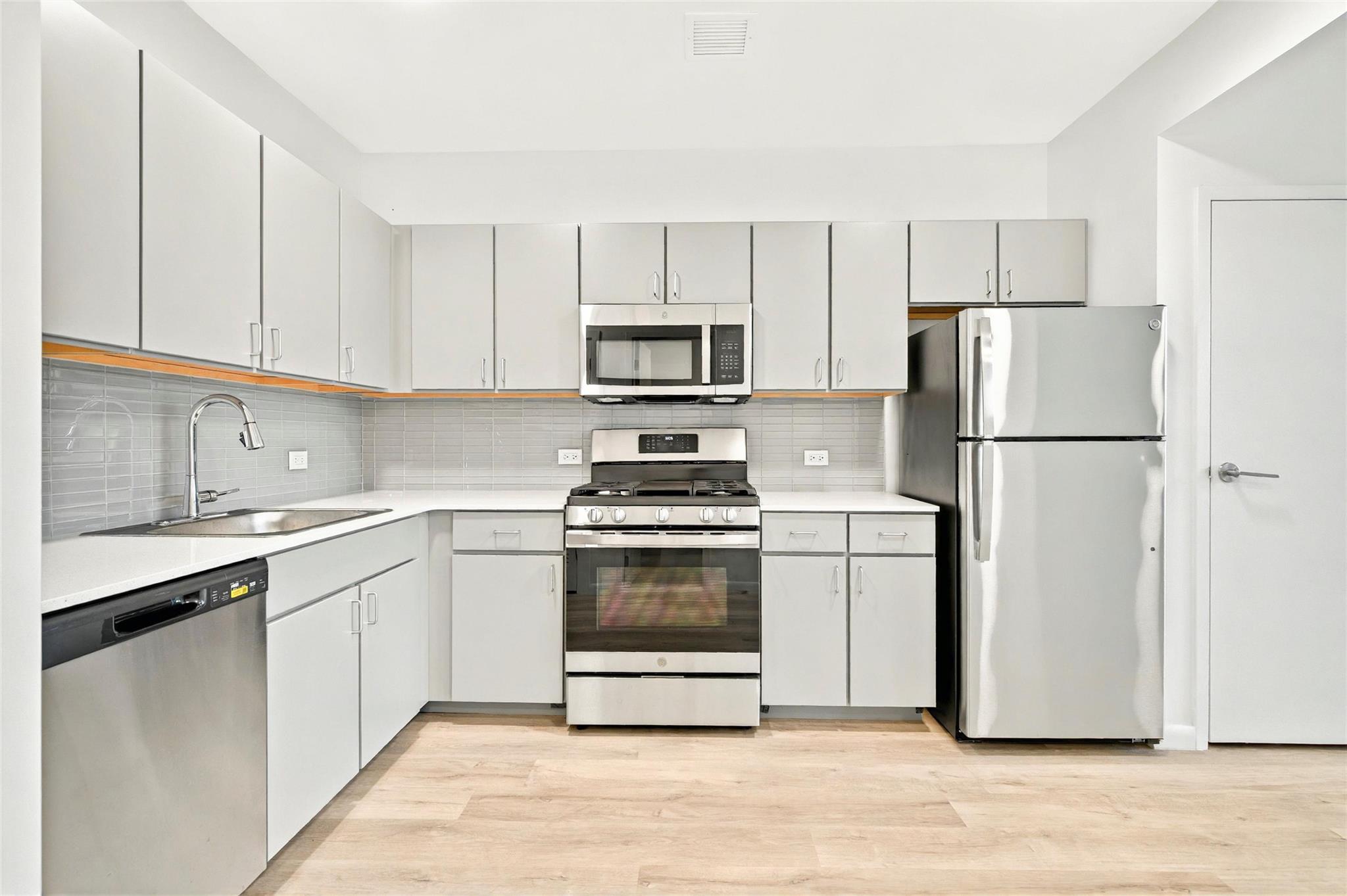 1727 Lacombe Avenue # 4B, Bronx, NY 10473