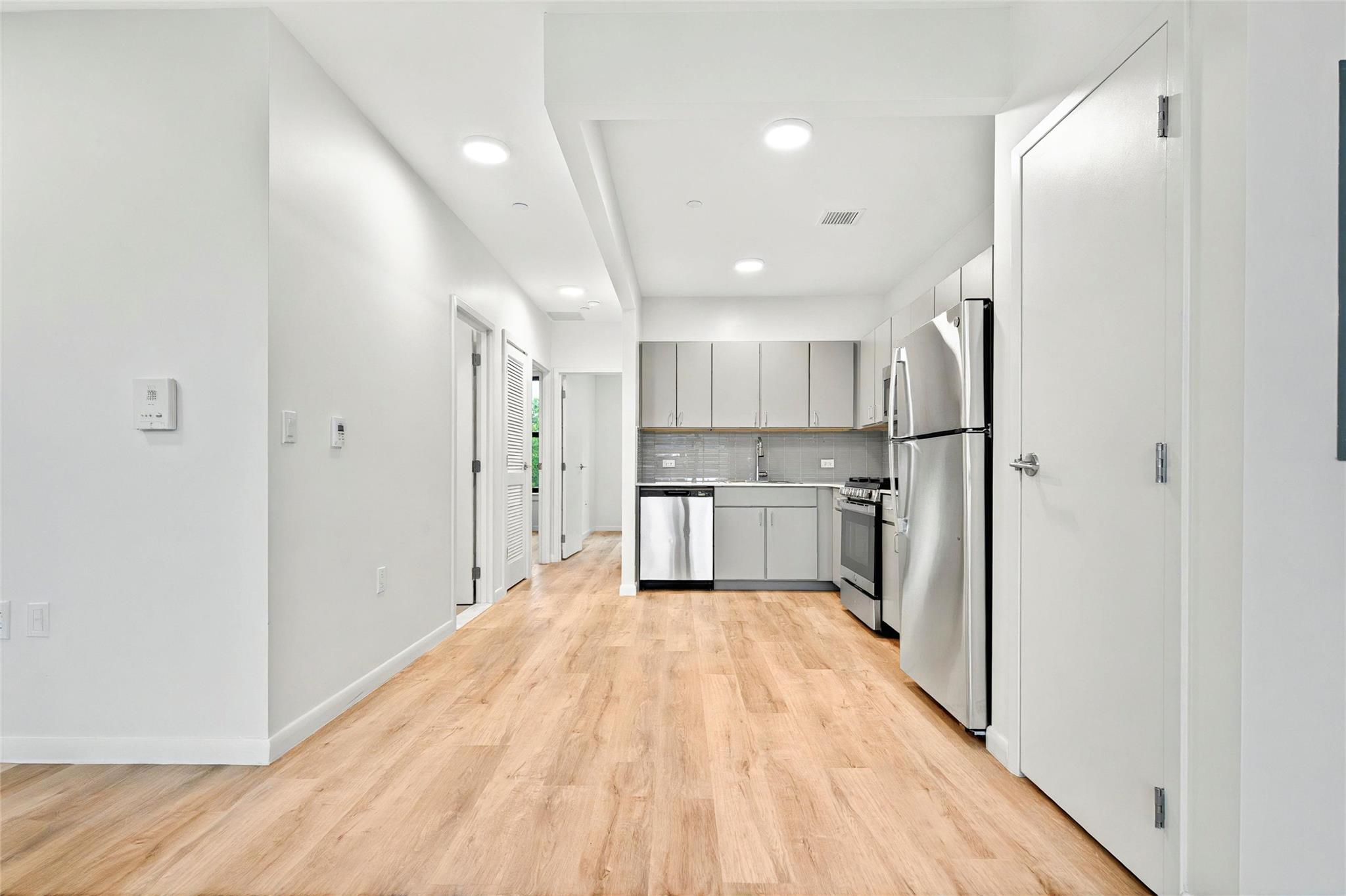 1727 Lacombe Avenue # 4B, Bronx, NY 10473