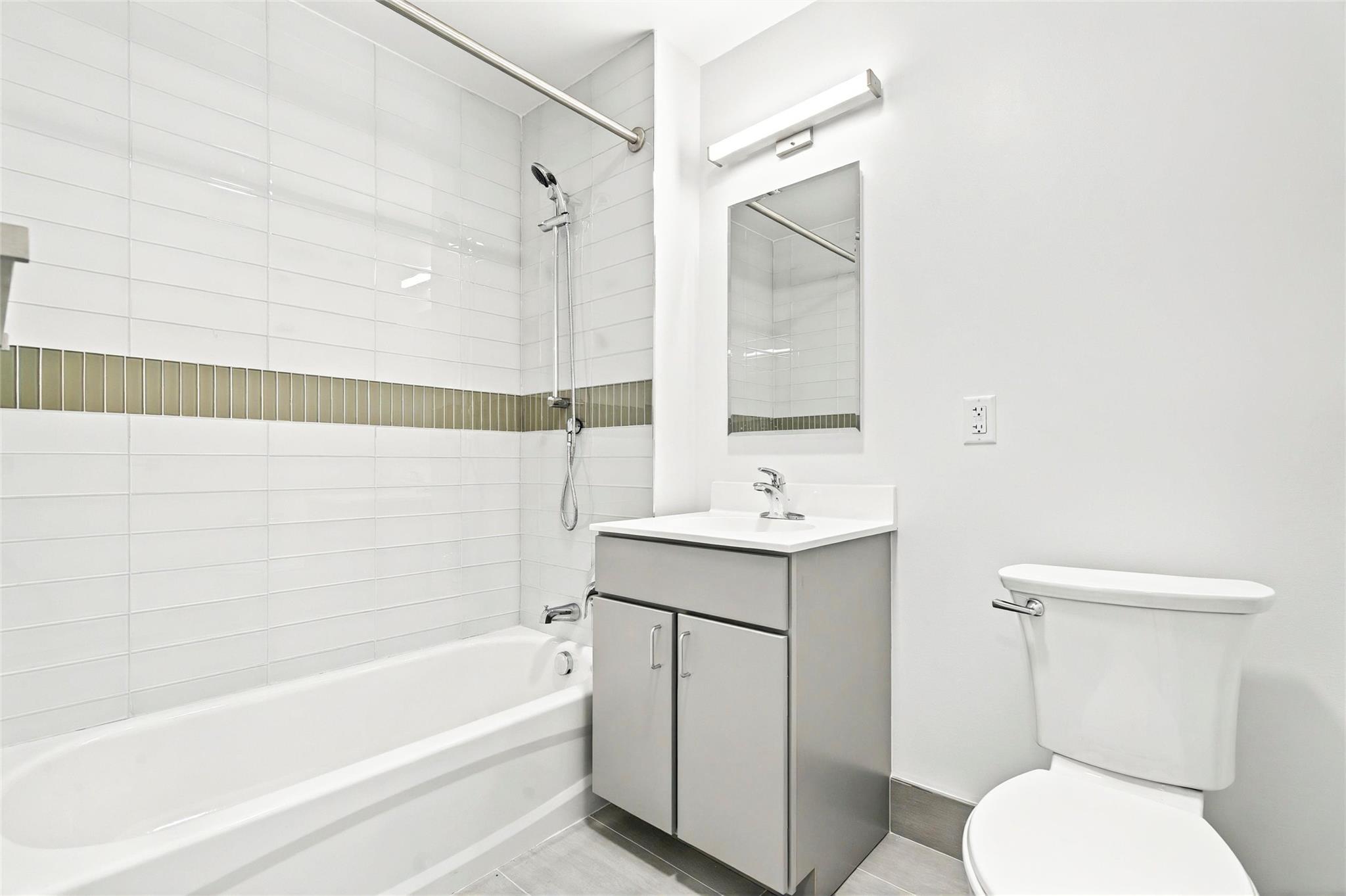 1727 Lacombe Avenue # 4B, Bronx, NY 10473