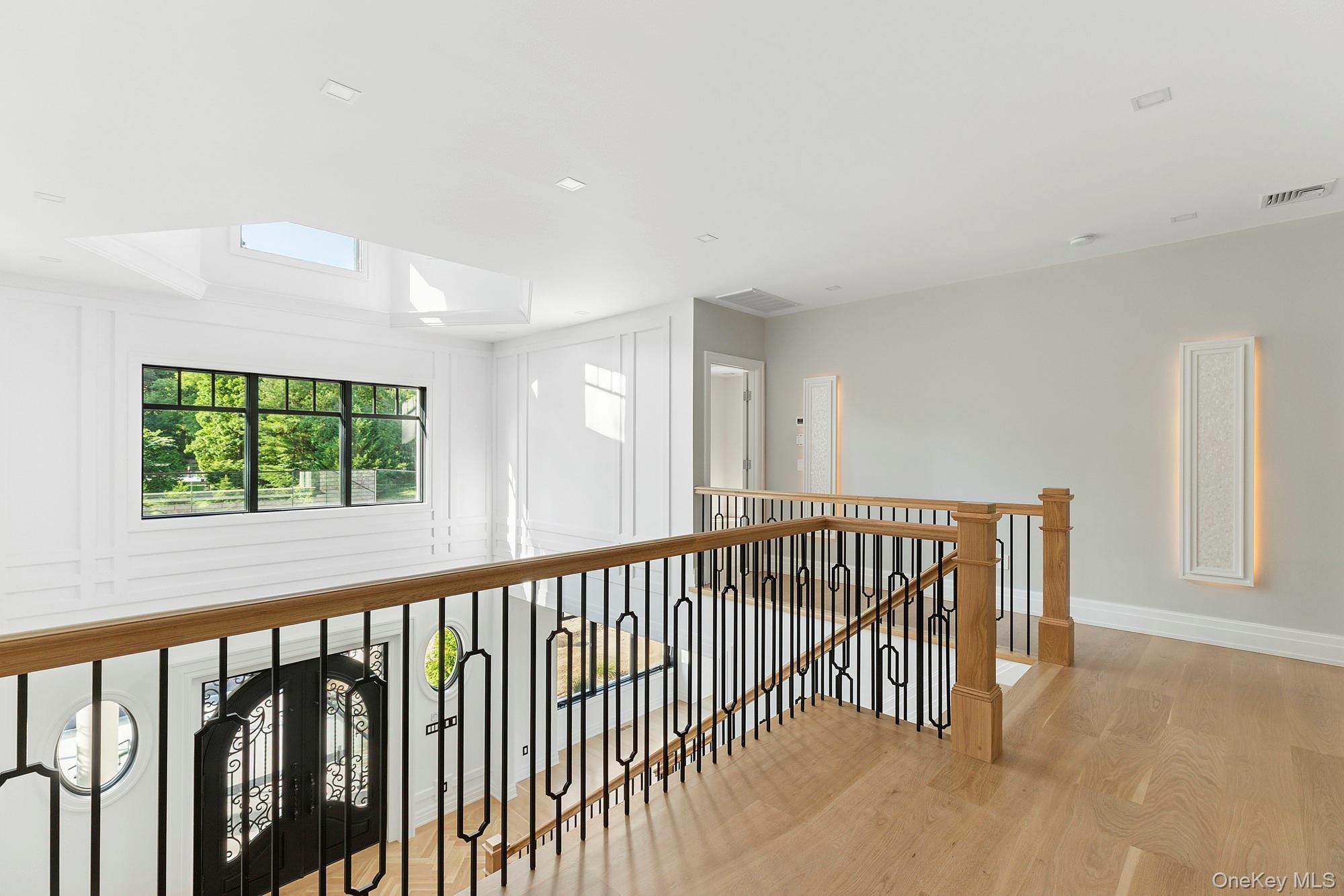 26 Saint Andrews Court, Old Westbury, NY 11568