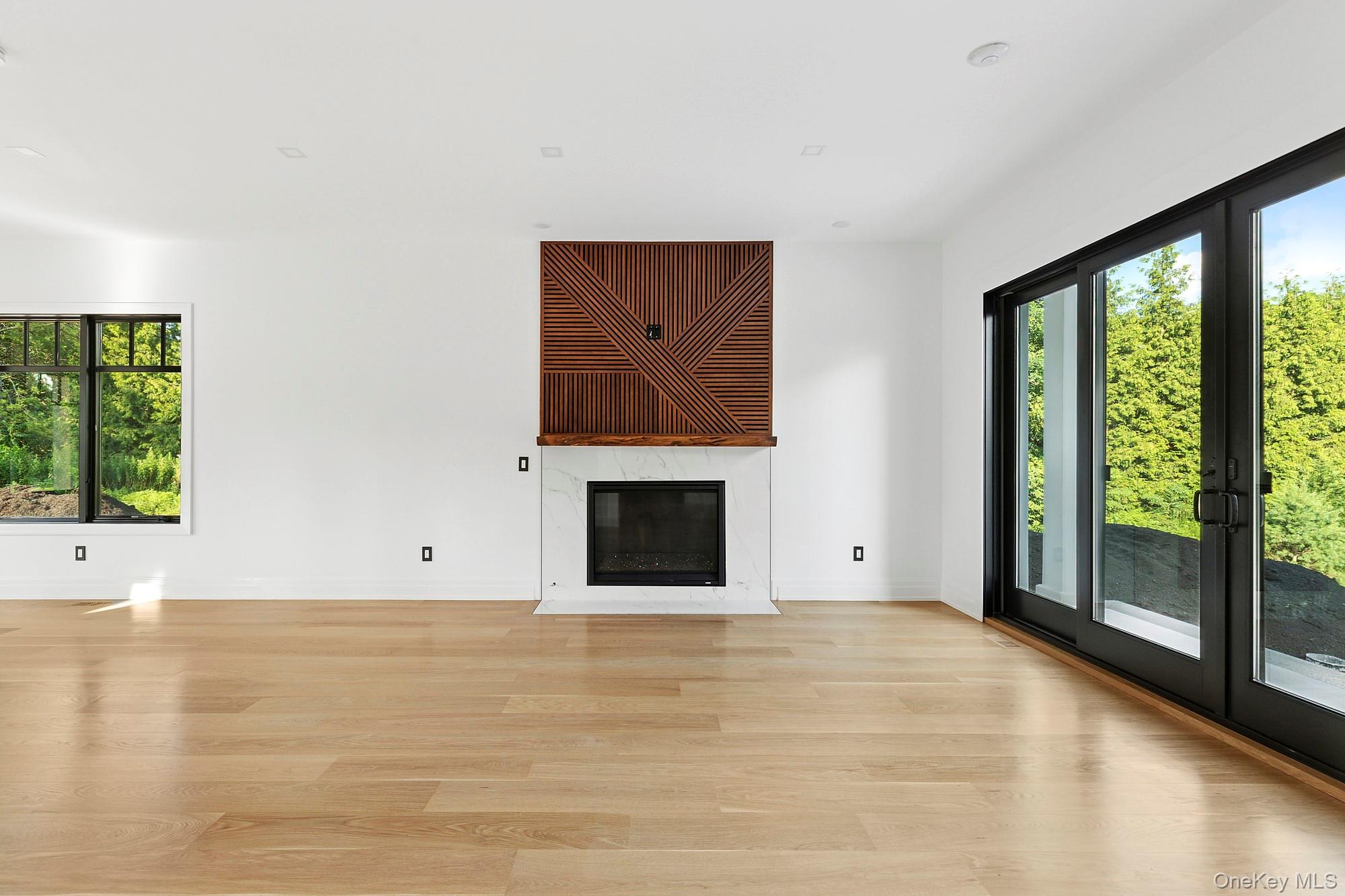 26 Saint Andrews Court, Old Westbury, NY 11568