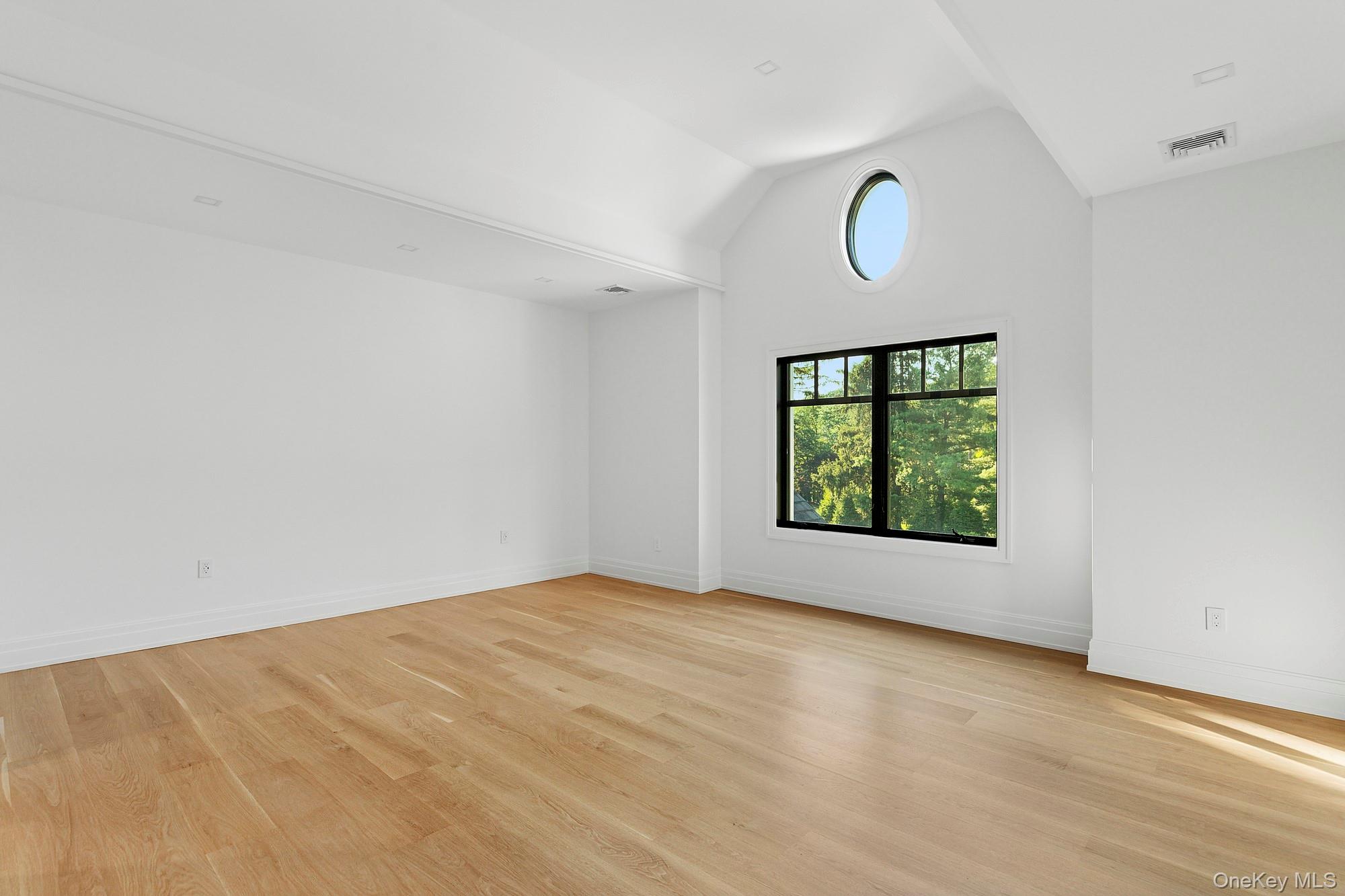 26 Saint Andrews Court, Old Westbury, NY 11568