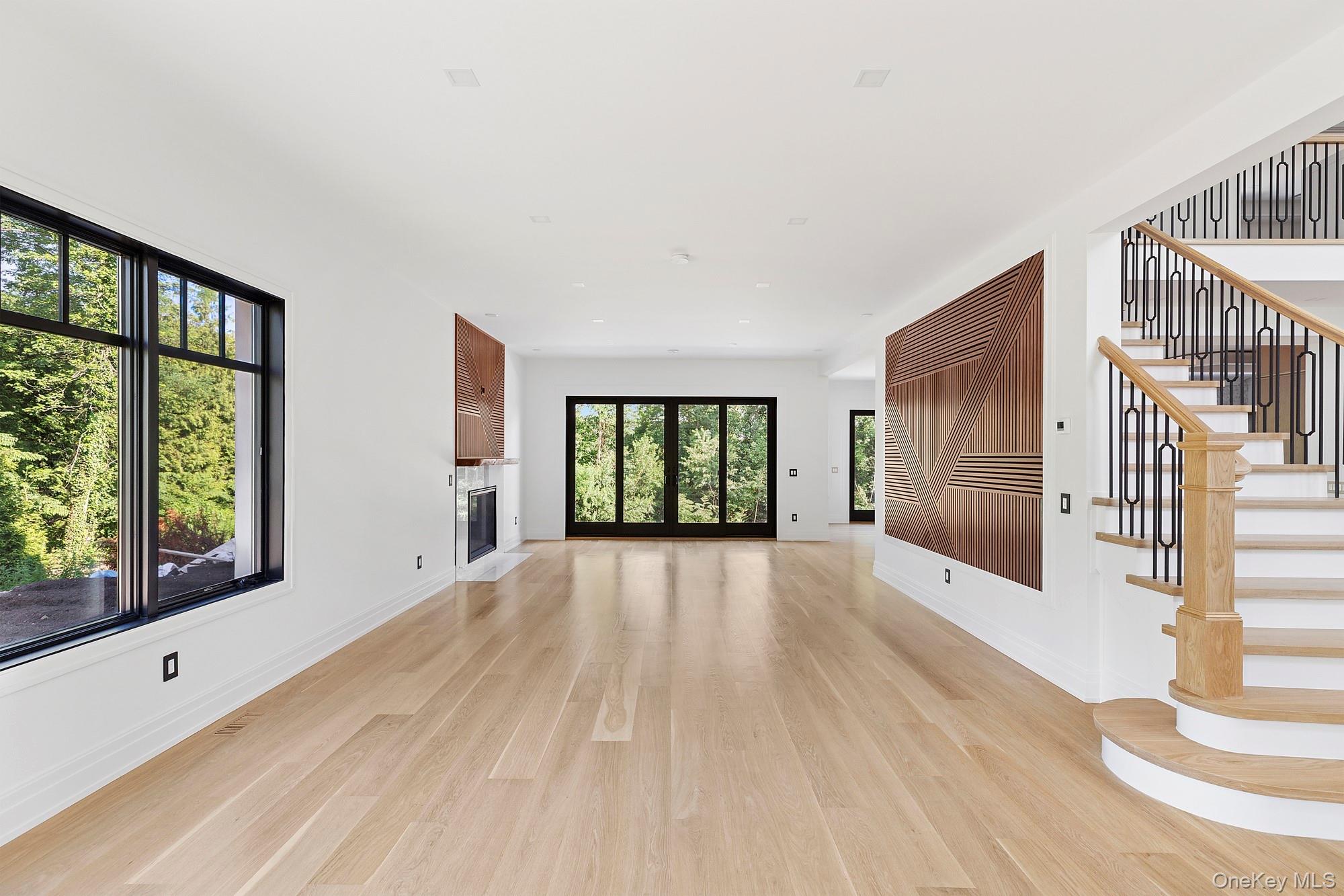 26 Saint Andrews Court, Old Westbury, NY 11568