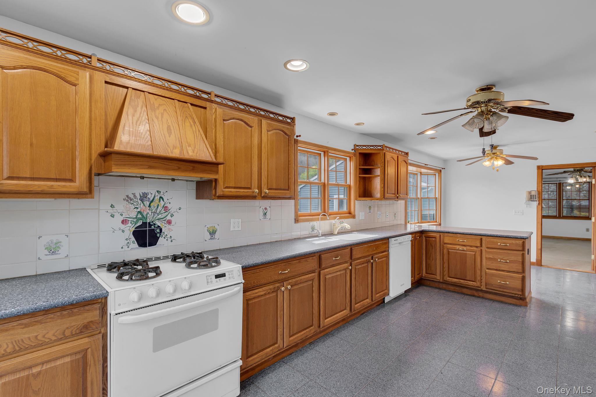 172 Cornwall Hill Road, Patterson, NY 12563