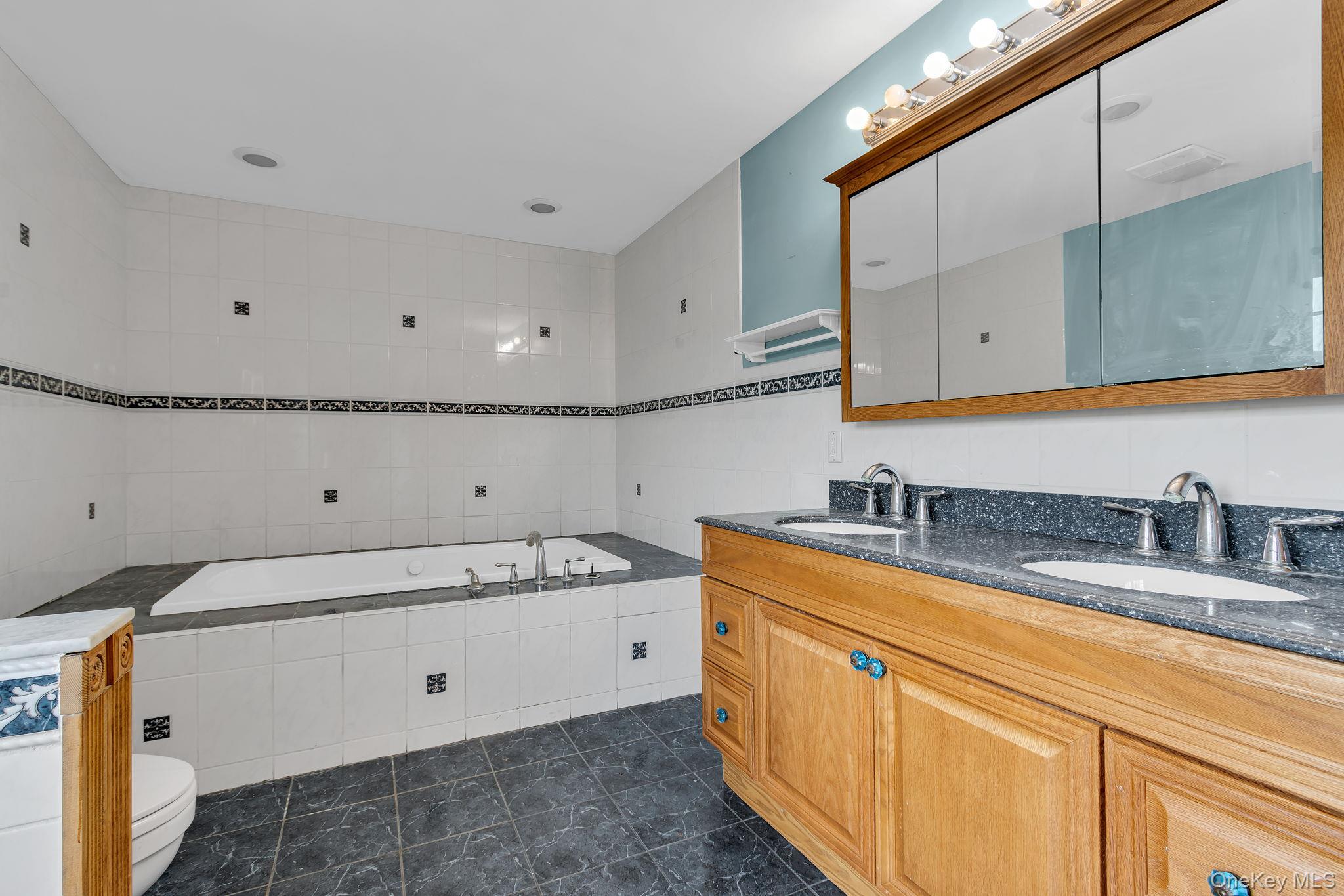 172 Cornwall Hill Road, Patterson, NY 12563