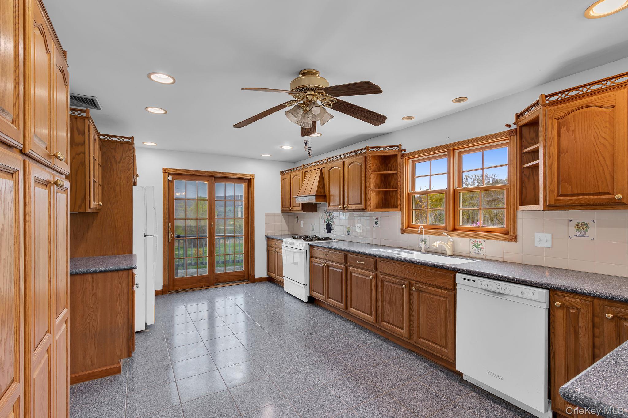 172 Cornwall Hill Road, Patterson, NY 12563