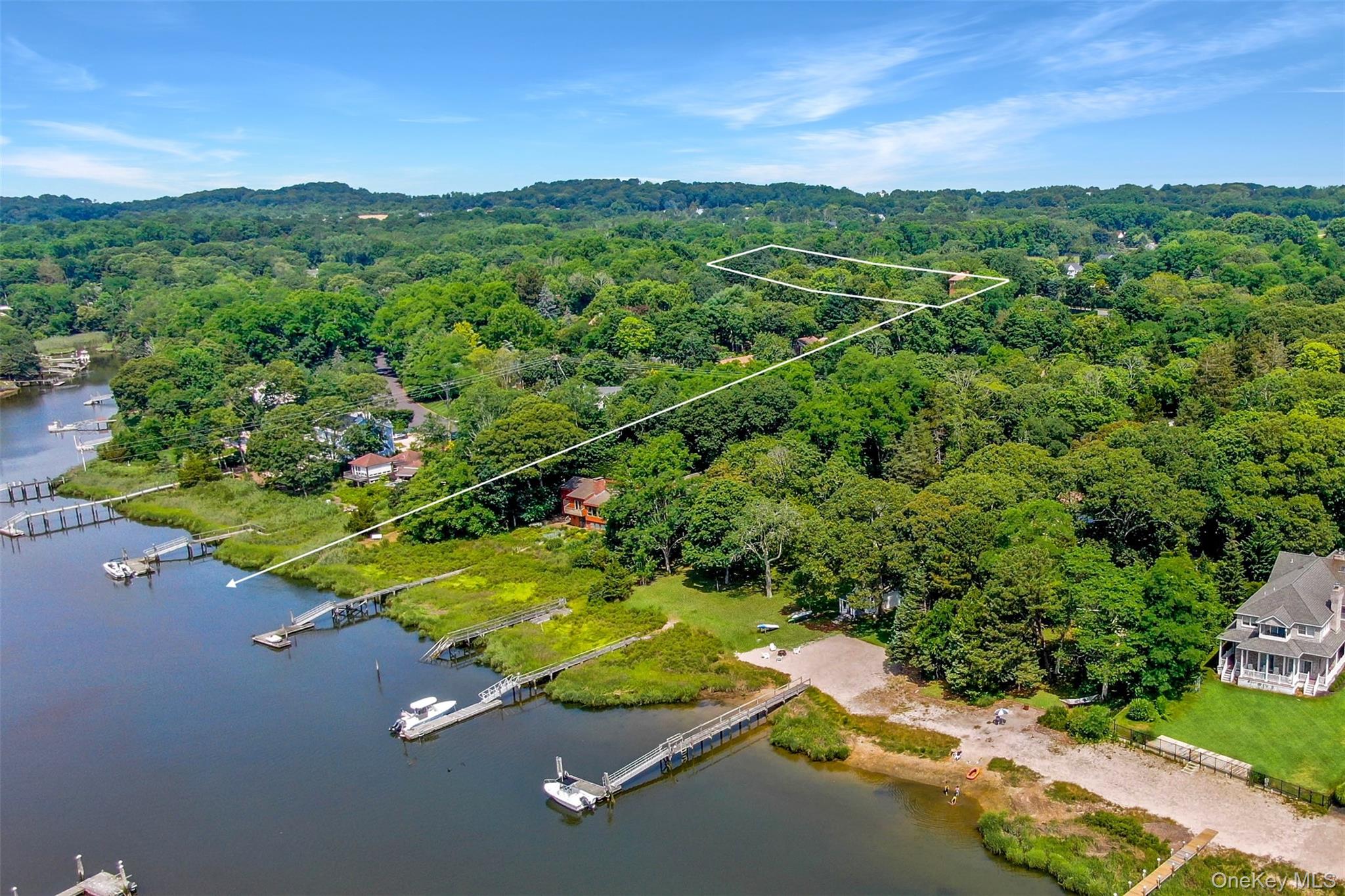 880 W Mill Road, Mattituck, NY 11952