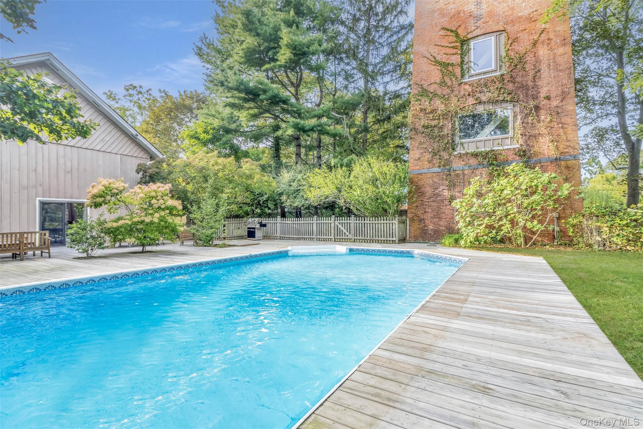 880 W Mill Road, Mattituck, NY 11952