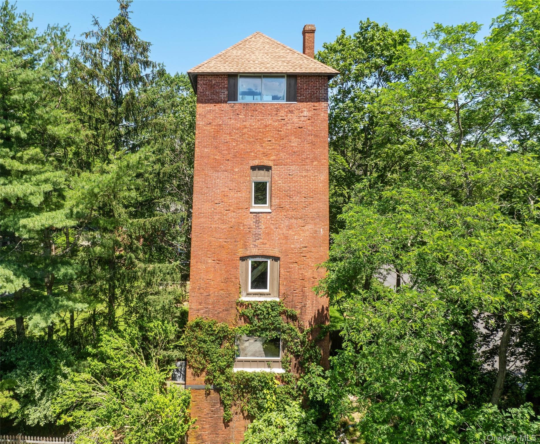 880 W Mill Road, Mattituck, NY 11952