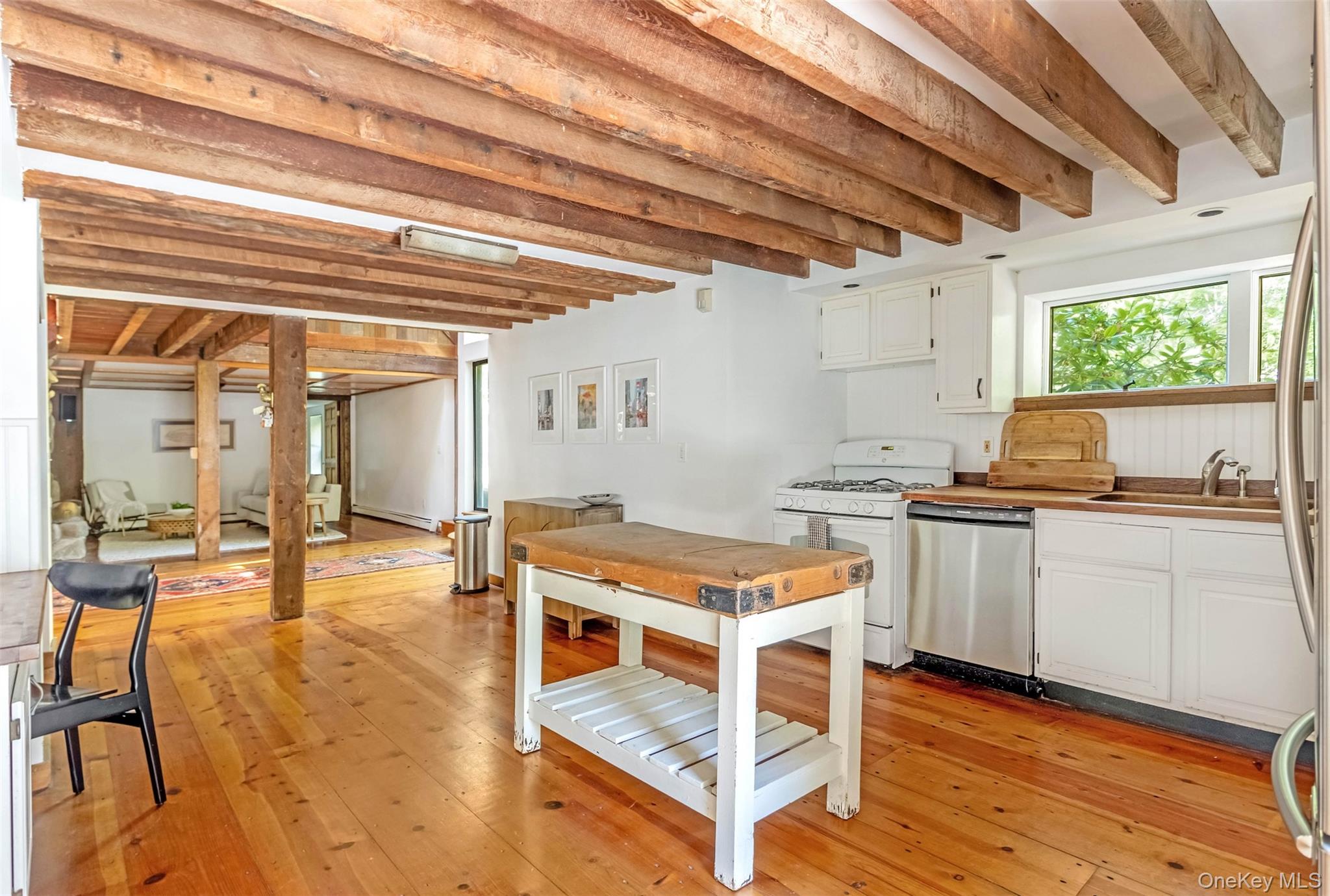 880 W Mill Road, Mattituck, NY 11952