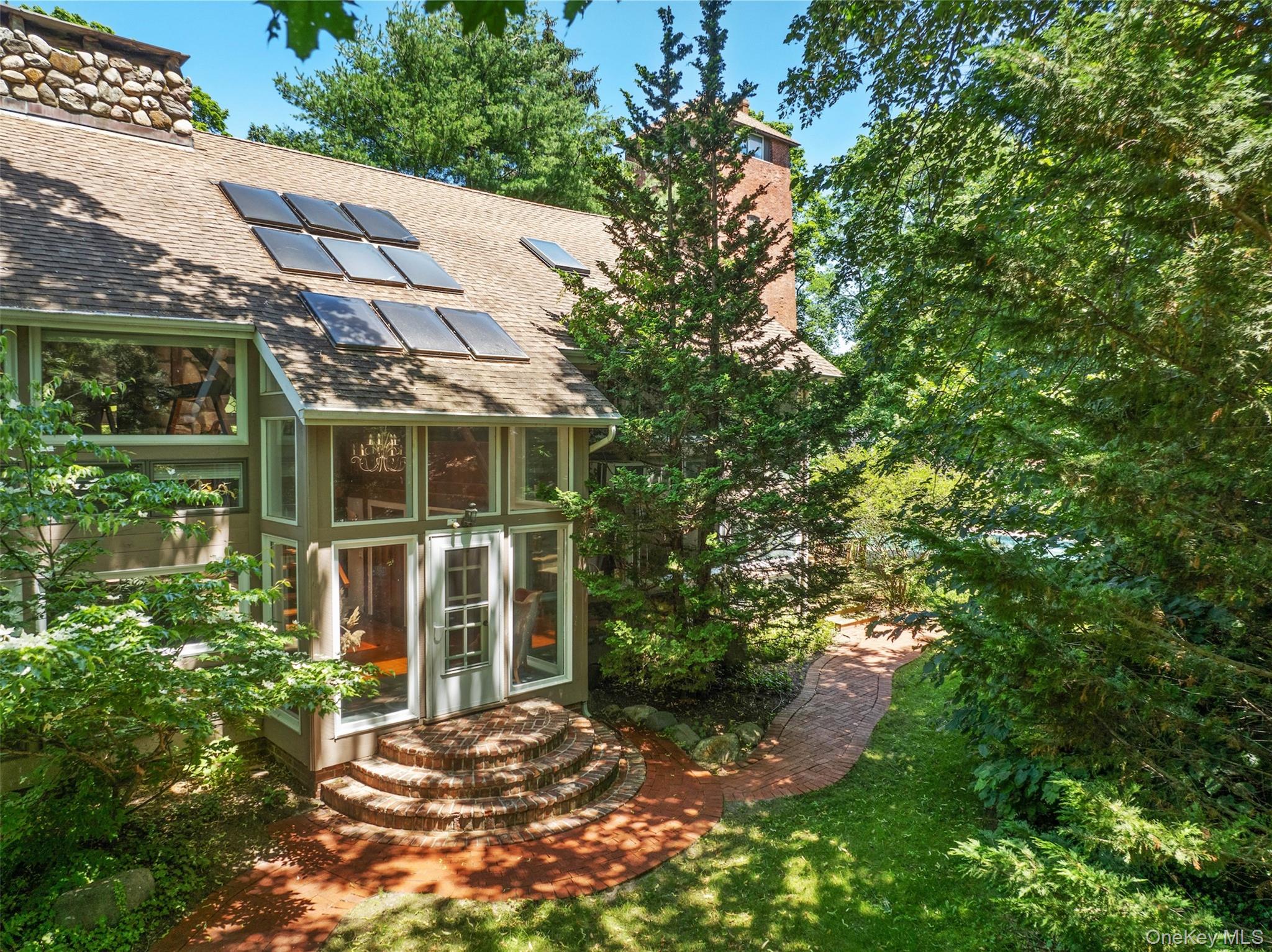 880 W Mill Road, Mattituck, NY 11952