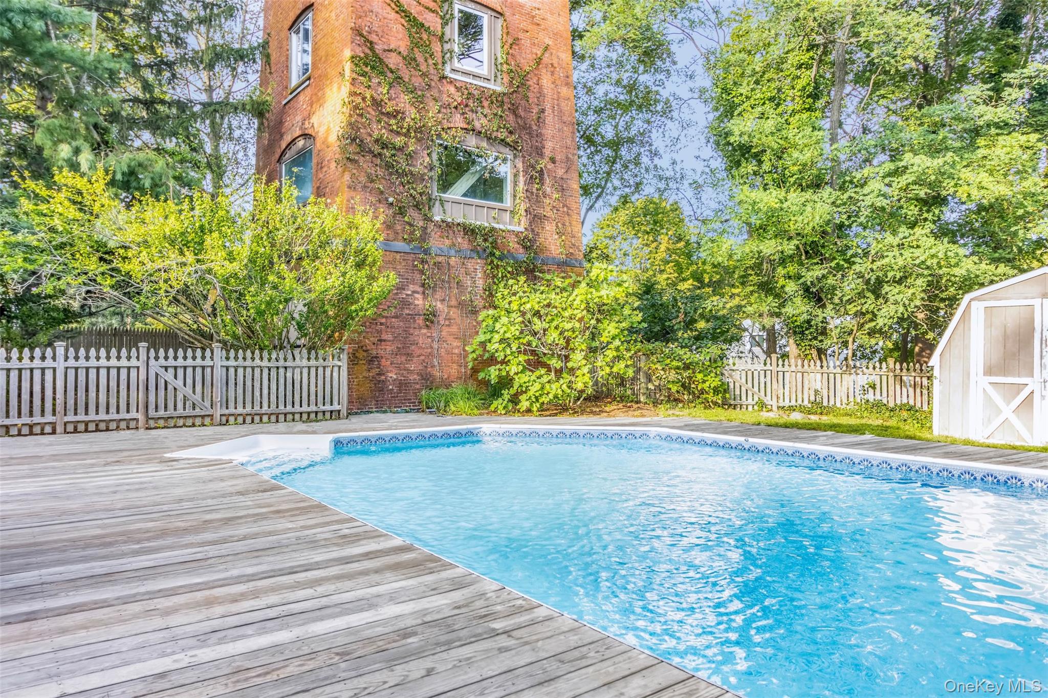 880 W Mill Road, Mattituck, NY 11952