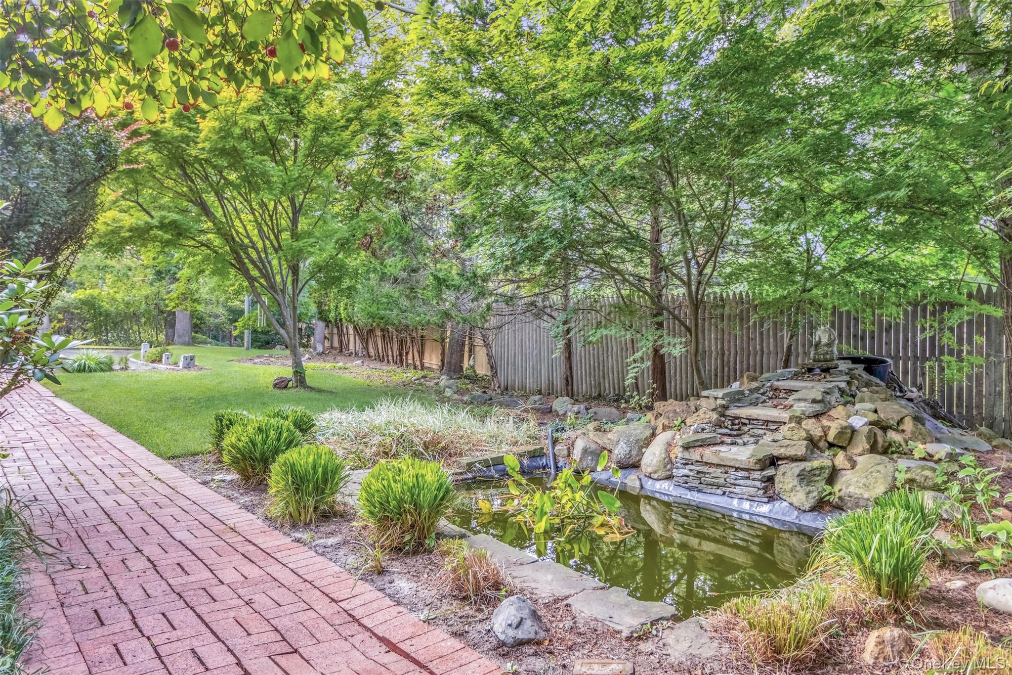 880 W Mill Road, Mattituck, NY 11952