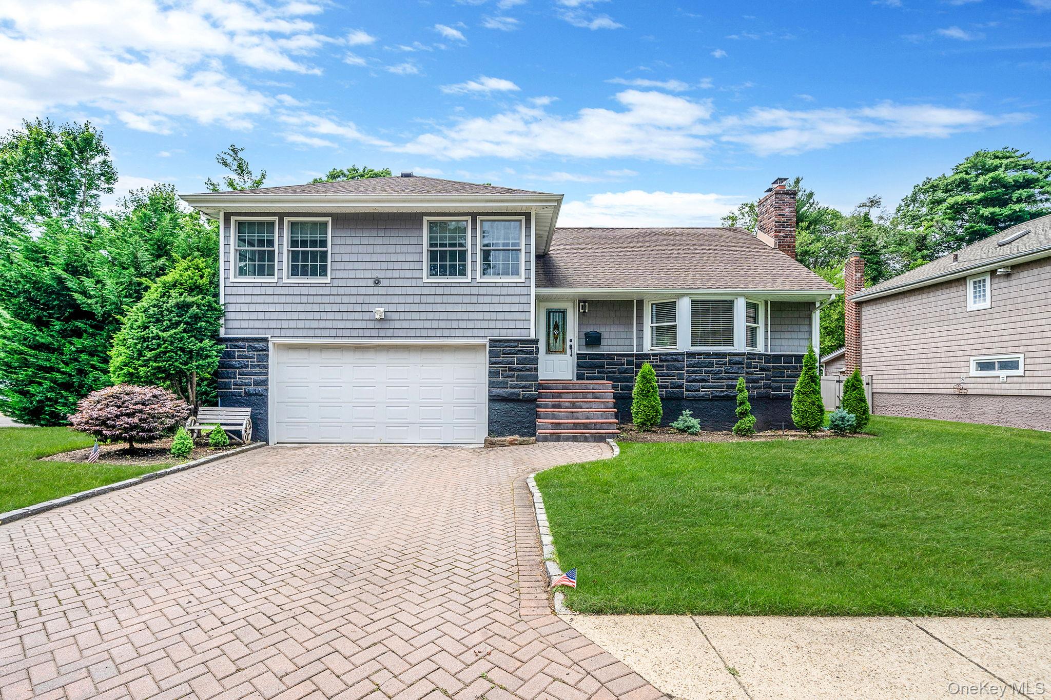 5 Pickett Court, Malverne, NY 11565