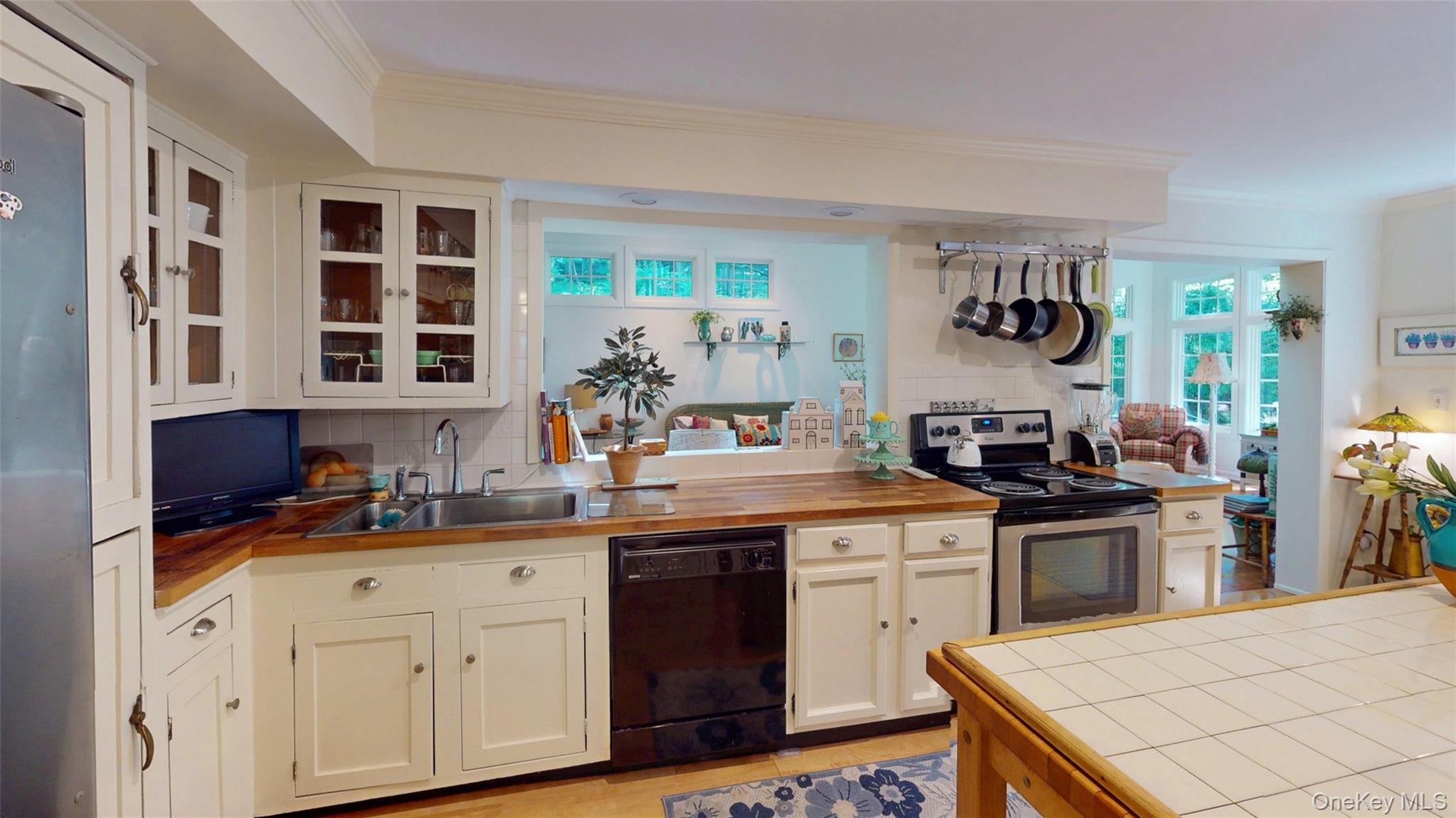 14 Cherie Lane, New Windsor, NY 12553