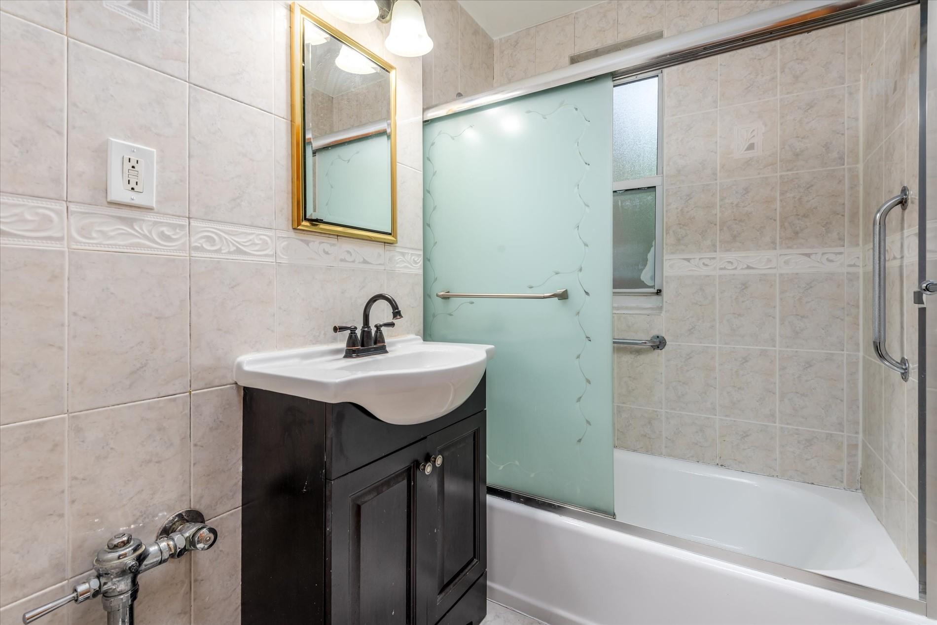 33-35 81st Street # 4A, Jackson Heights, NY 11372