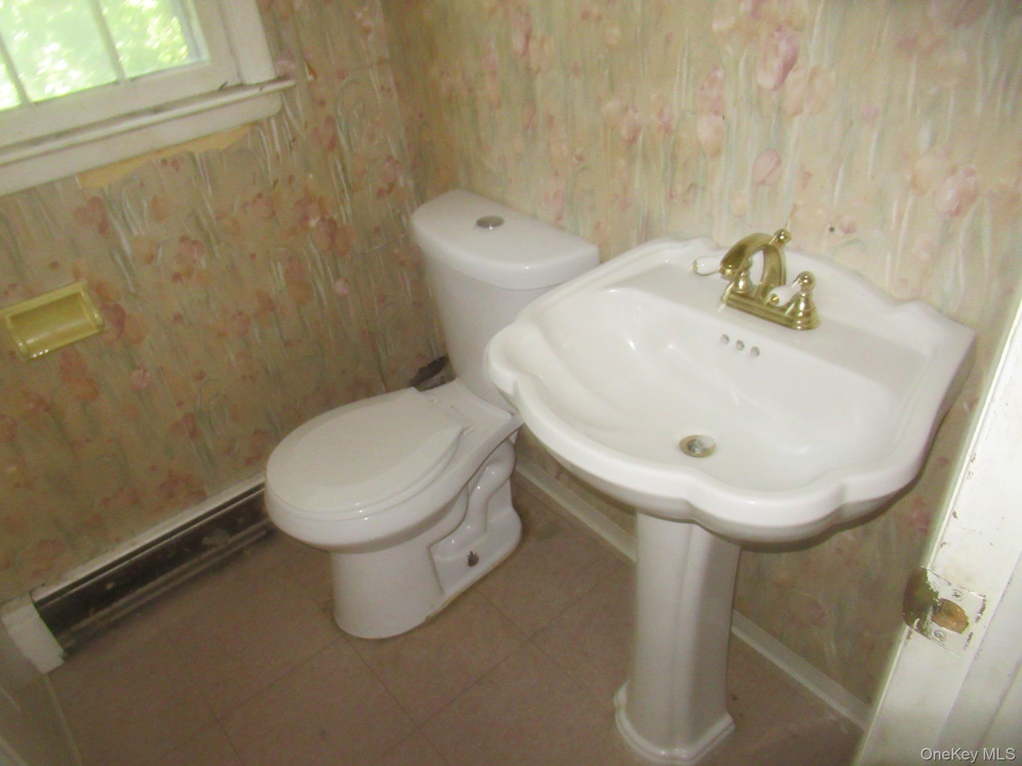 24 Edinburgh Road, Middletown, NY 10941