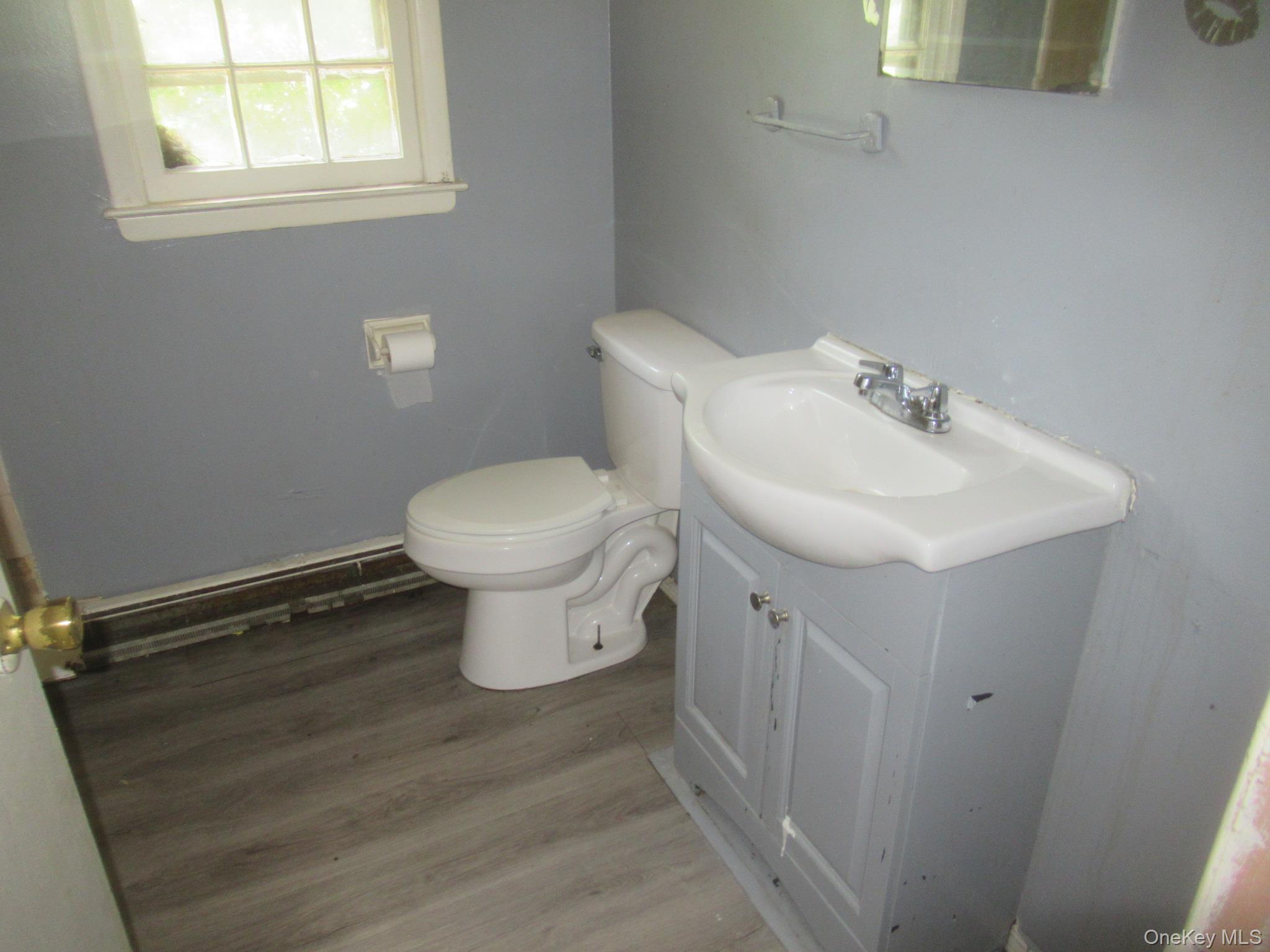 24 Edinburgh Road, Middletown, NY 10941