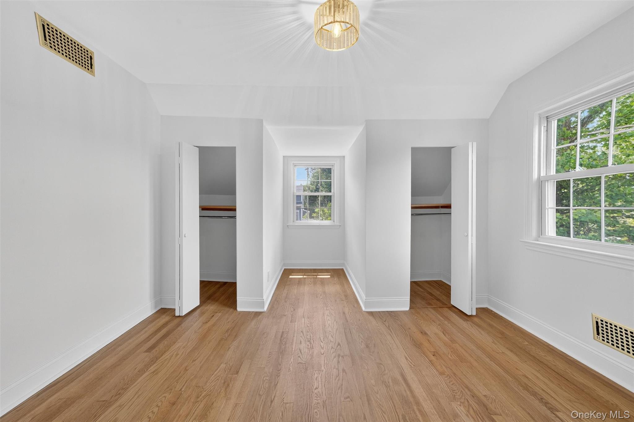 15 Benedict Avenue, Eastchester, NY 10709