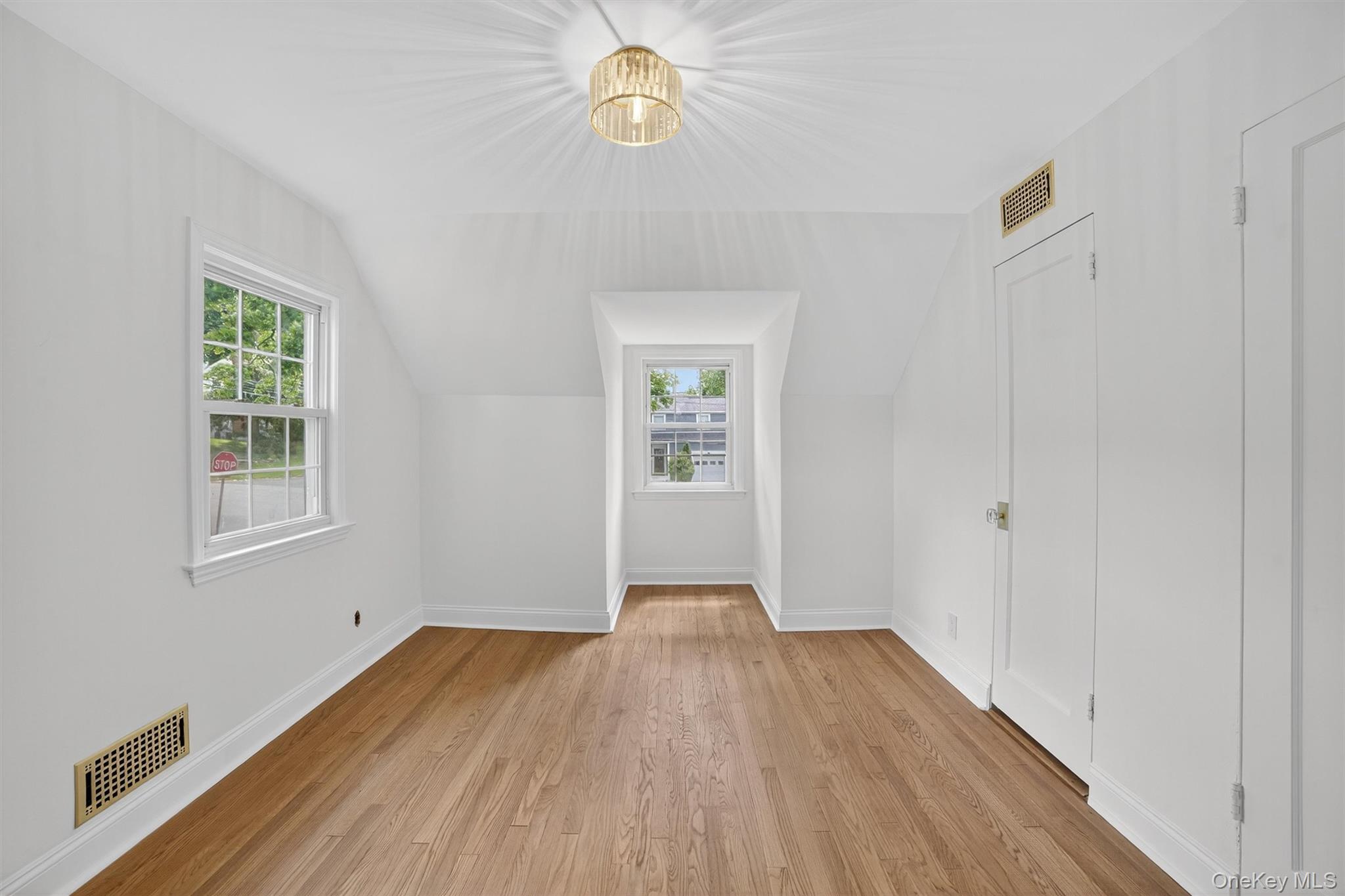 15 Benedict Avenue, Eastchester, NY 10709