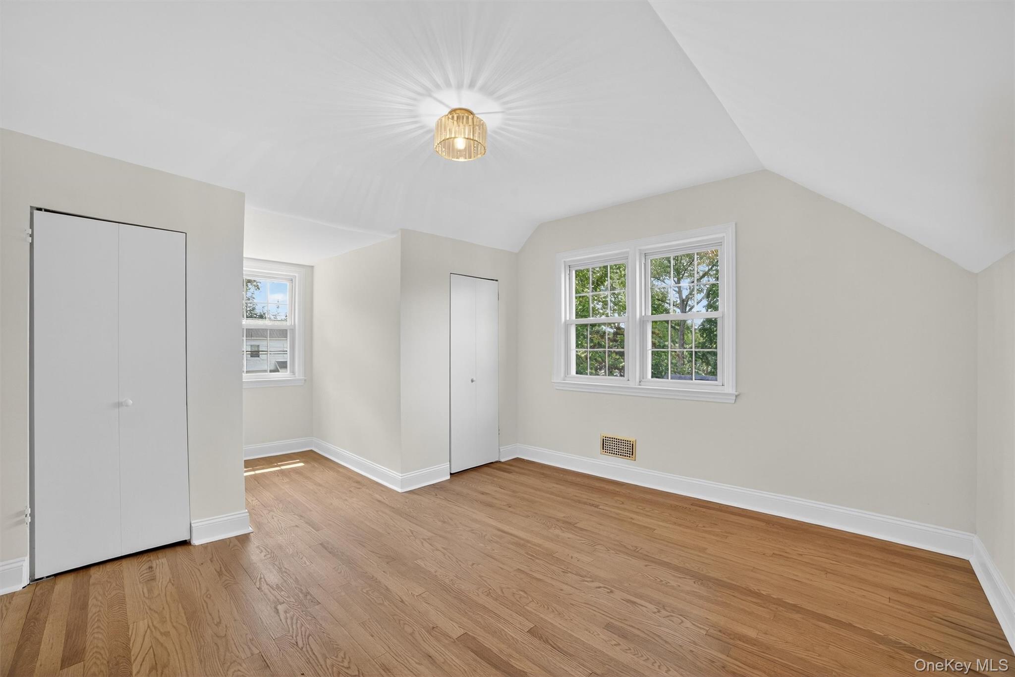 15 Benedict Avenue, Eastchester, NY 10709