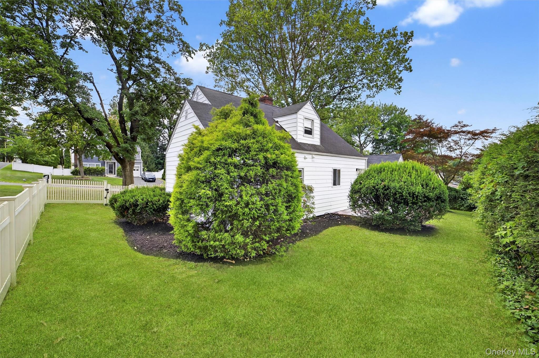 15 Benedict Avenue, Eastchester, NY 10709