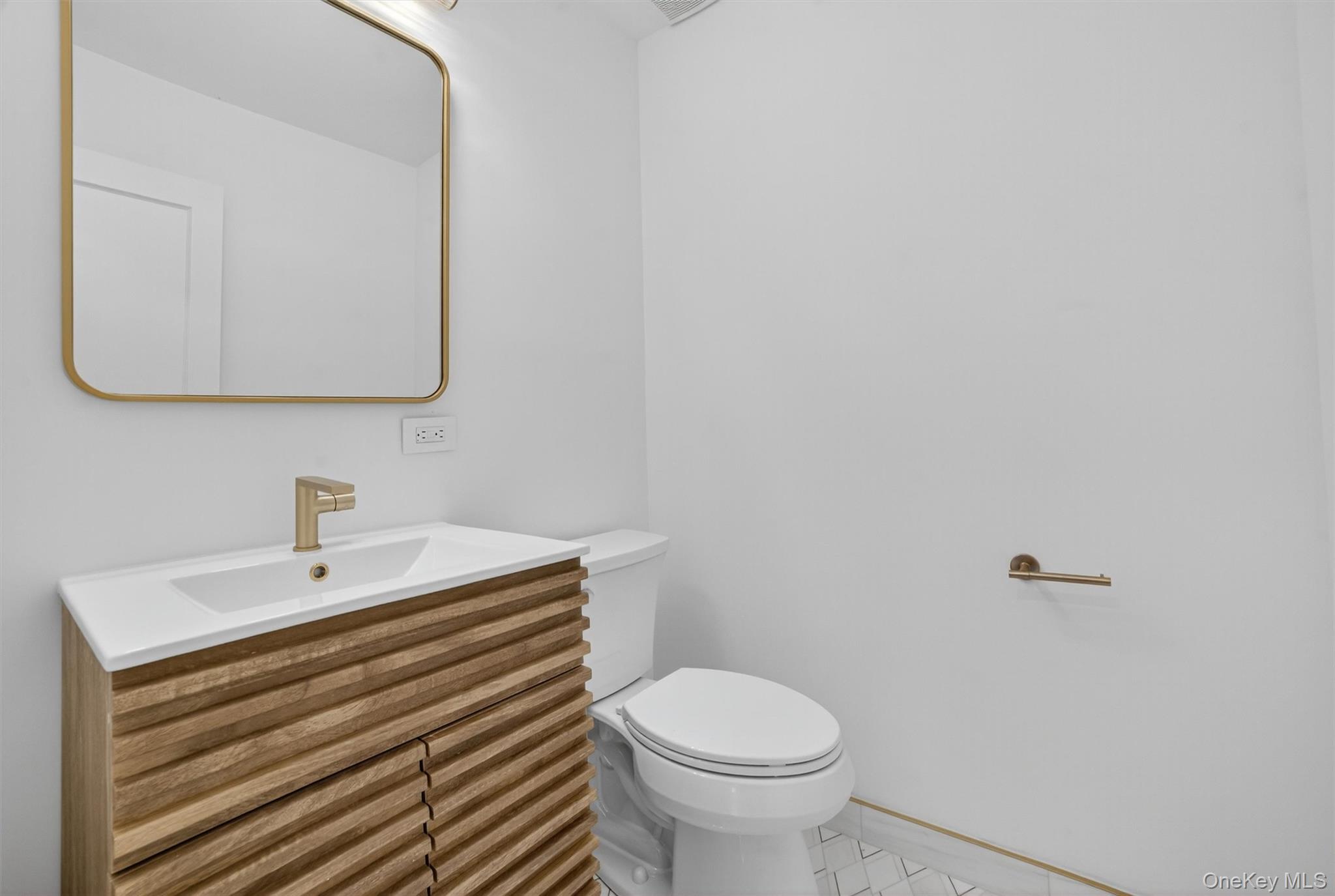 15 Benedict Avenue, Eastchester, NY 10709