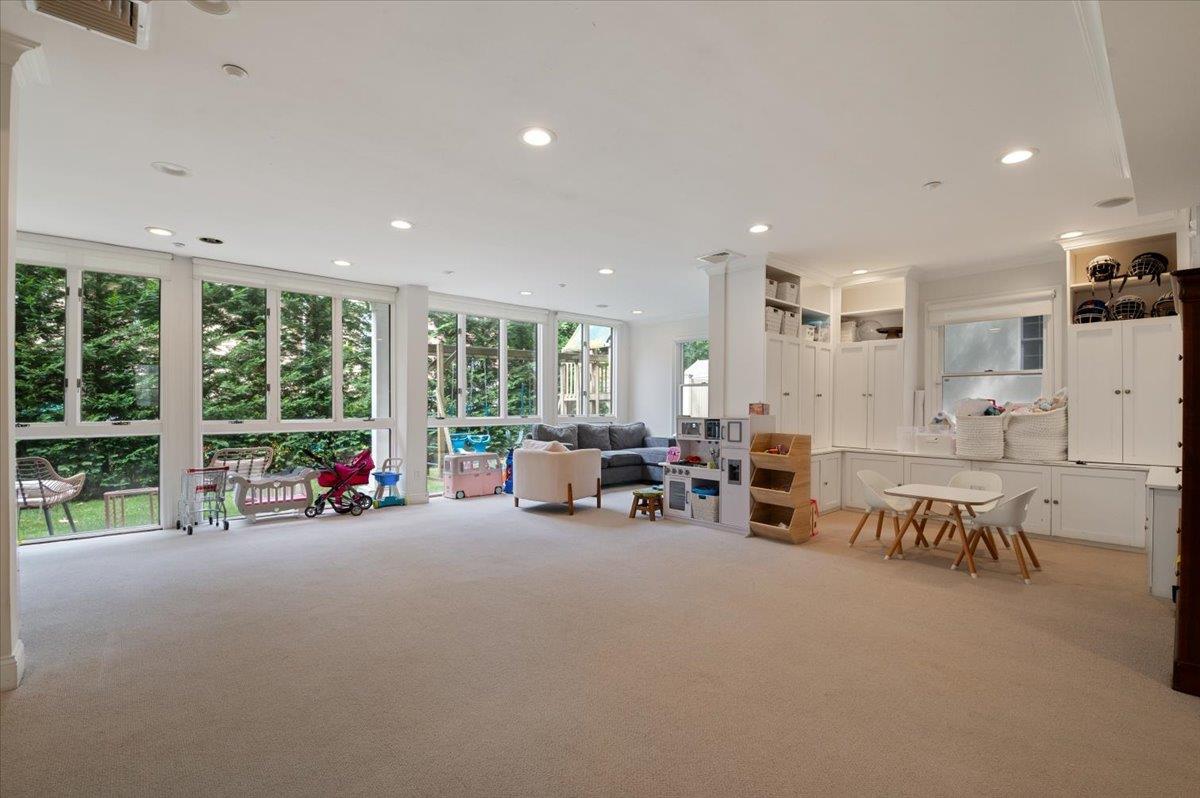 1029 New McNeil Avenue, Lawrence, NY 11559