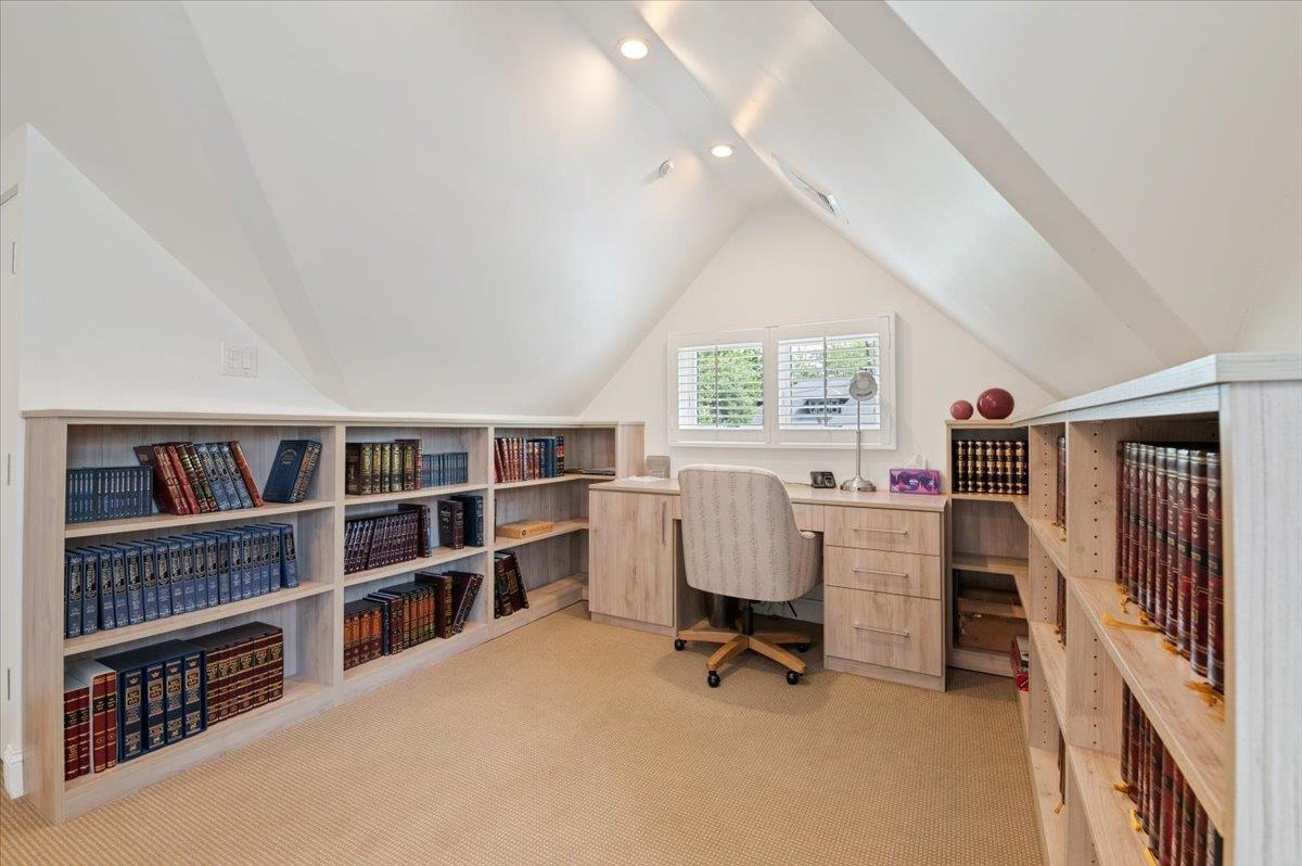 1029 New McNeil Avenue, Lawrence, NY 11559