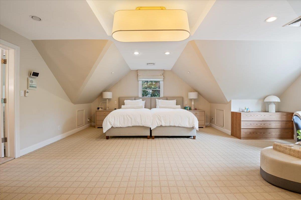 1029 New McNeil Avenue, Lawrence, NY 11559